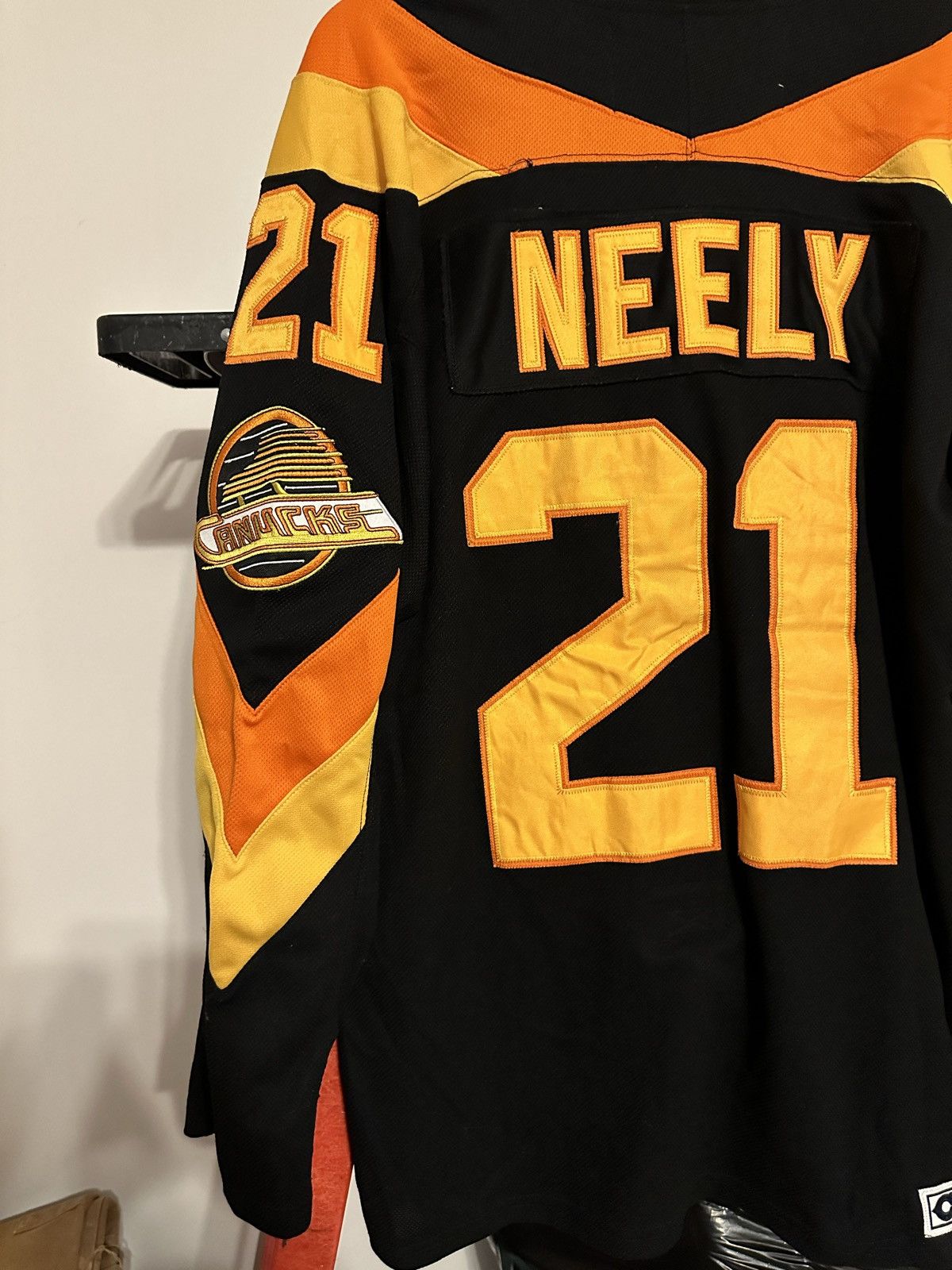 Ccm RARE AUTHENTIC VINTAGE CAM NEELY JERSEY CCM CANUCKS XL Size US XL / EU 56 / 4 - 2 Thumbnail