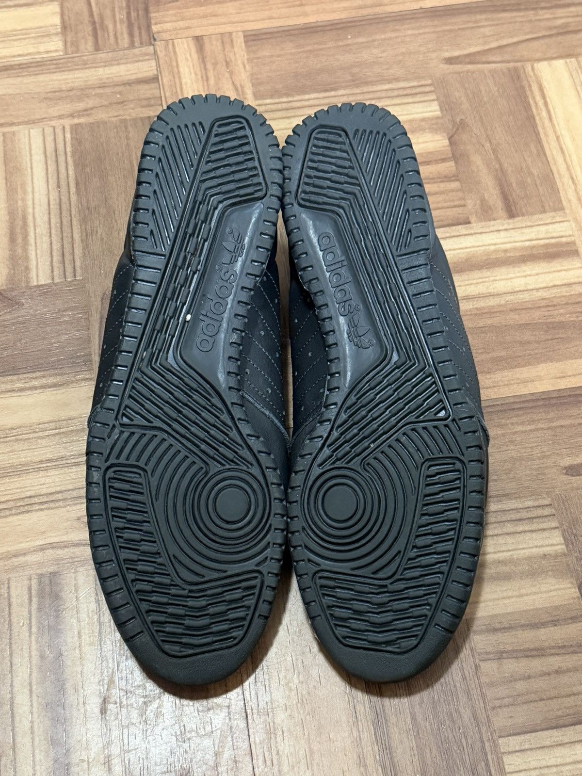 Adidas × Kanye West Adidas Yeezy Powerphase Size US 11 / EU 44 - 5 Thumbnail