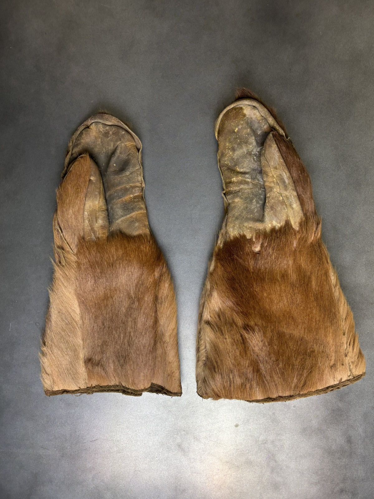 Vintage Antique Bear Fur Gauntlets Vintage Bearskin Mittens WW1 WW2 Size ONE SIZE - 2 Thumbnail
