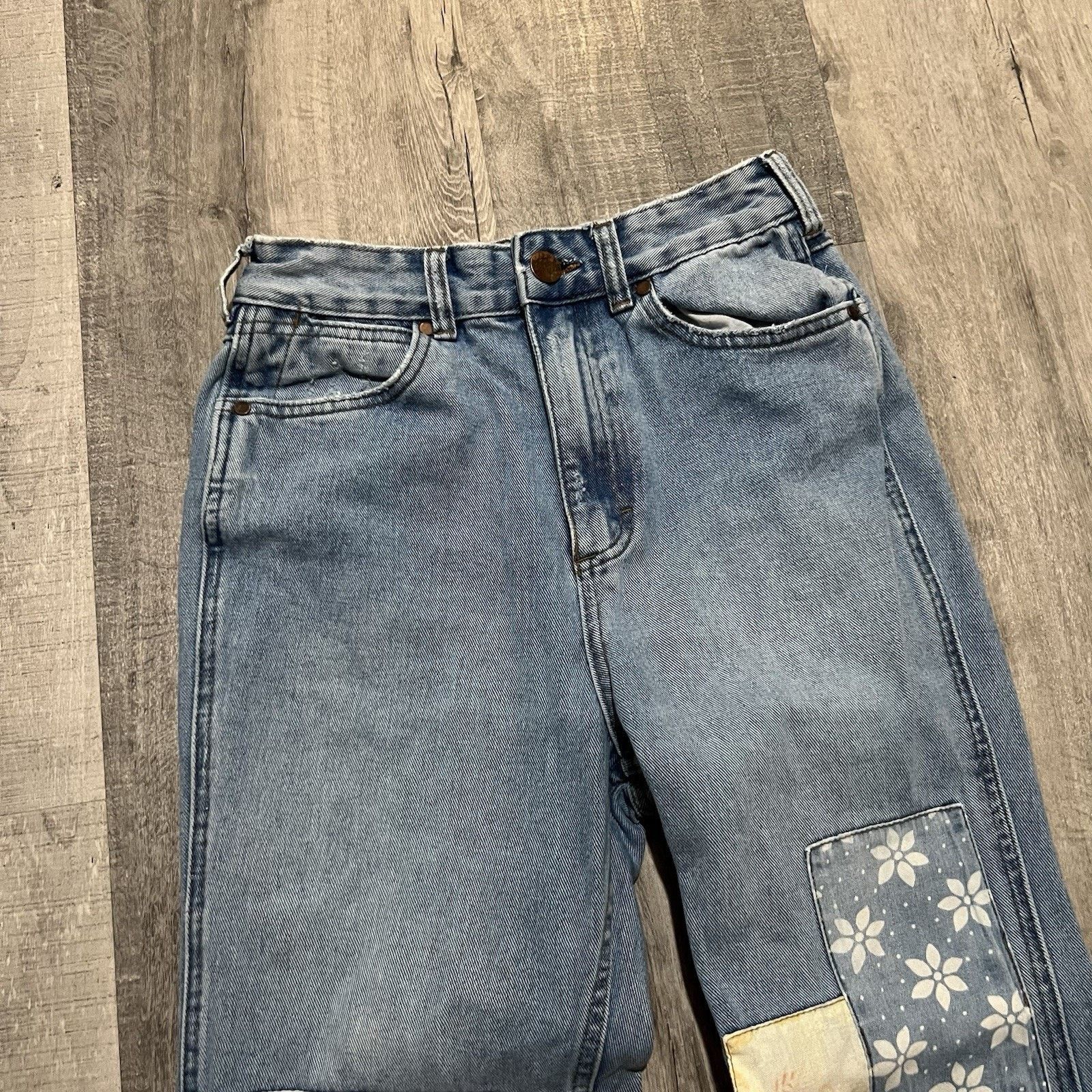 Other Billabong x Wrangler Patchwork Bell Bottom Jeans Boho Hippie Size 27" / US 4 / IT 40 - 4 Thumbnail
