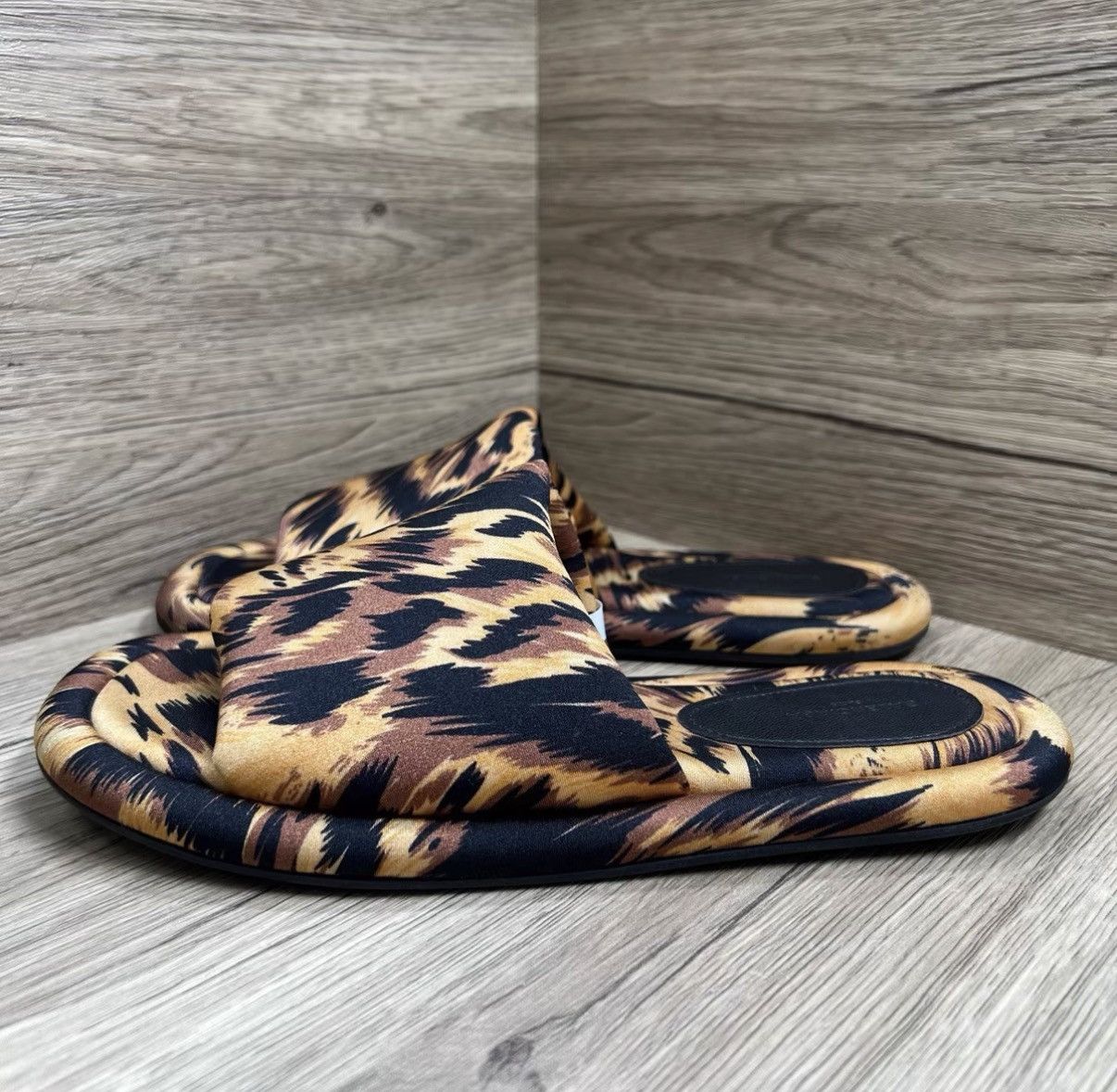 Balenciaga Balenciaga Black & Yellow Tiger Print Slippers J41 Size US 6 / IT 36 - 1 Thumbnail