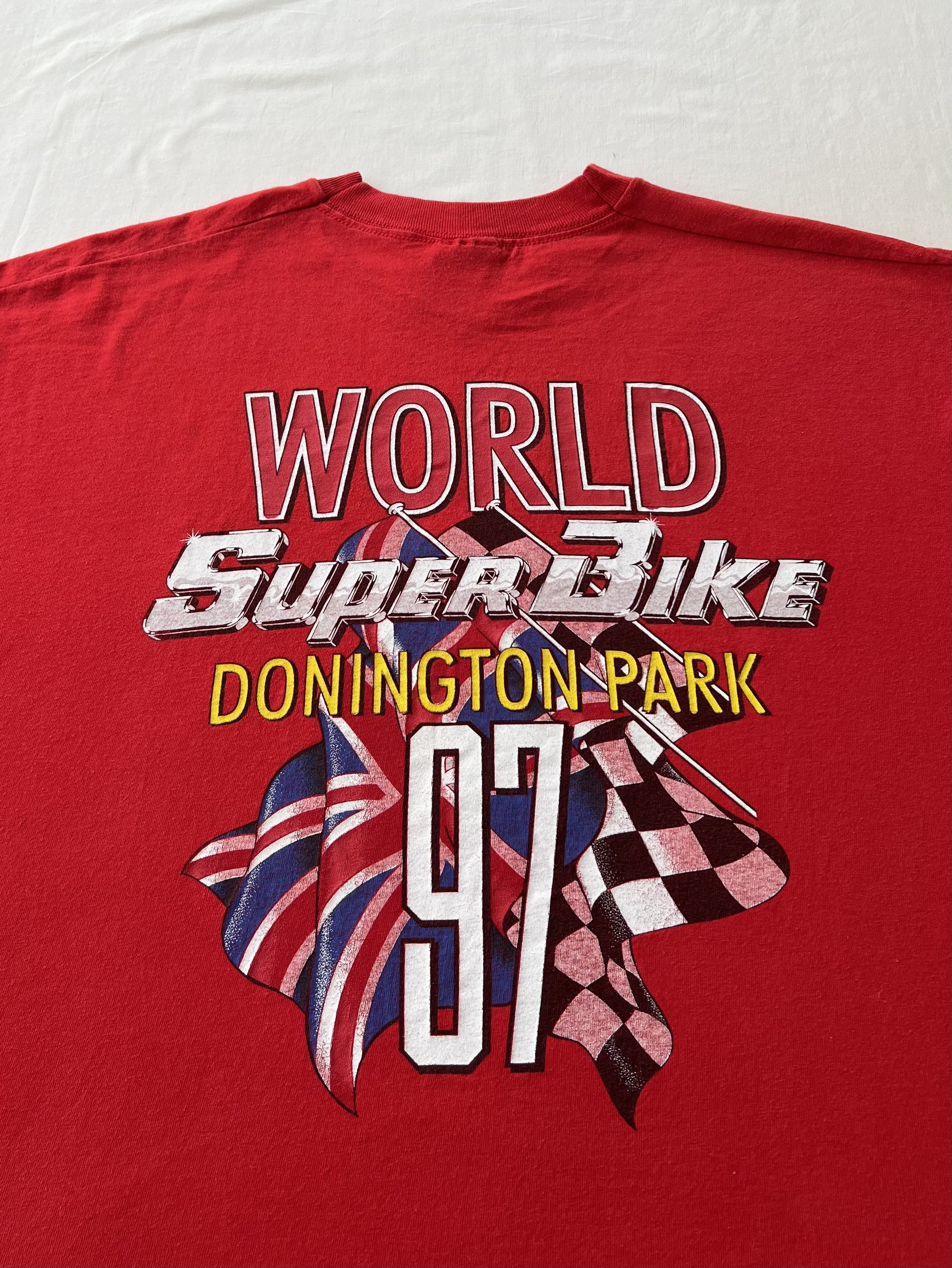 Vintage Vintage 1997 Ducati 916 Superbike GP Moto Racing Red T-shirt Size US XXL / EU 58 / 5 - 10 Thumbnail
