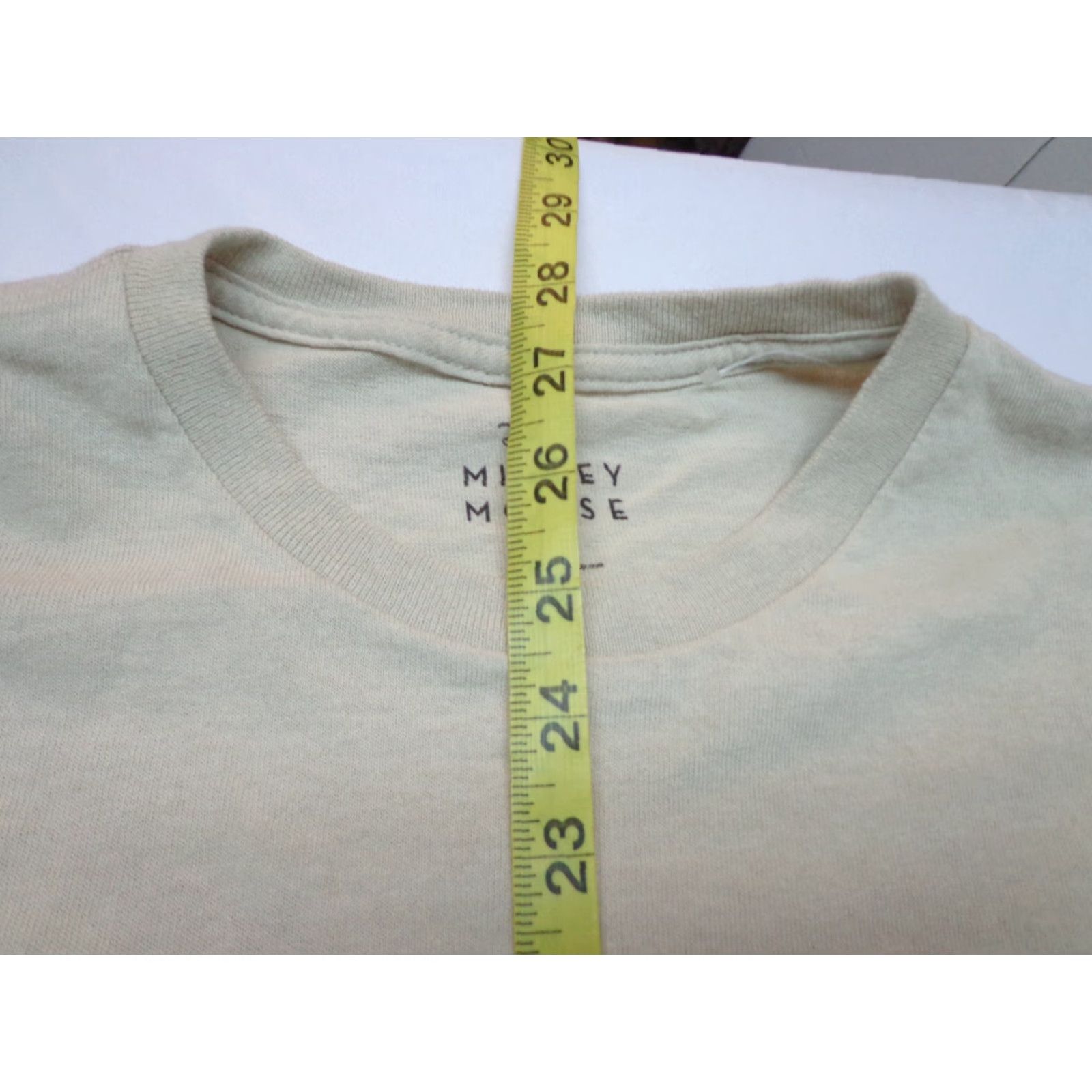 Disney Disney Mickey Mouse Great Outdoors Beige Comics T Shirt Size Large FLAWS Size US L / EU 52-54 / 3 - 7 Thumbnail