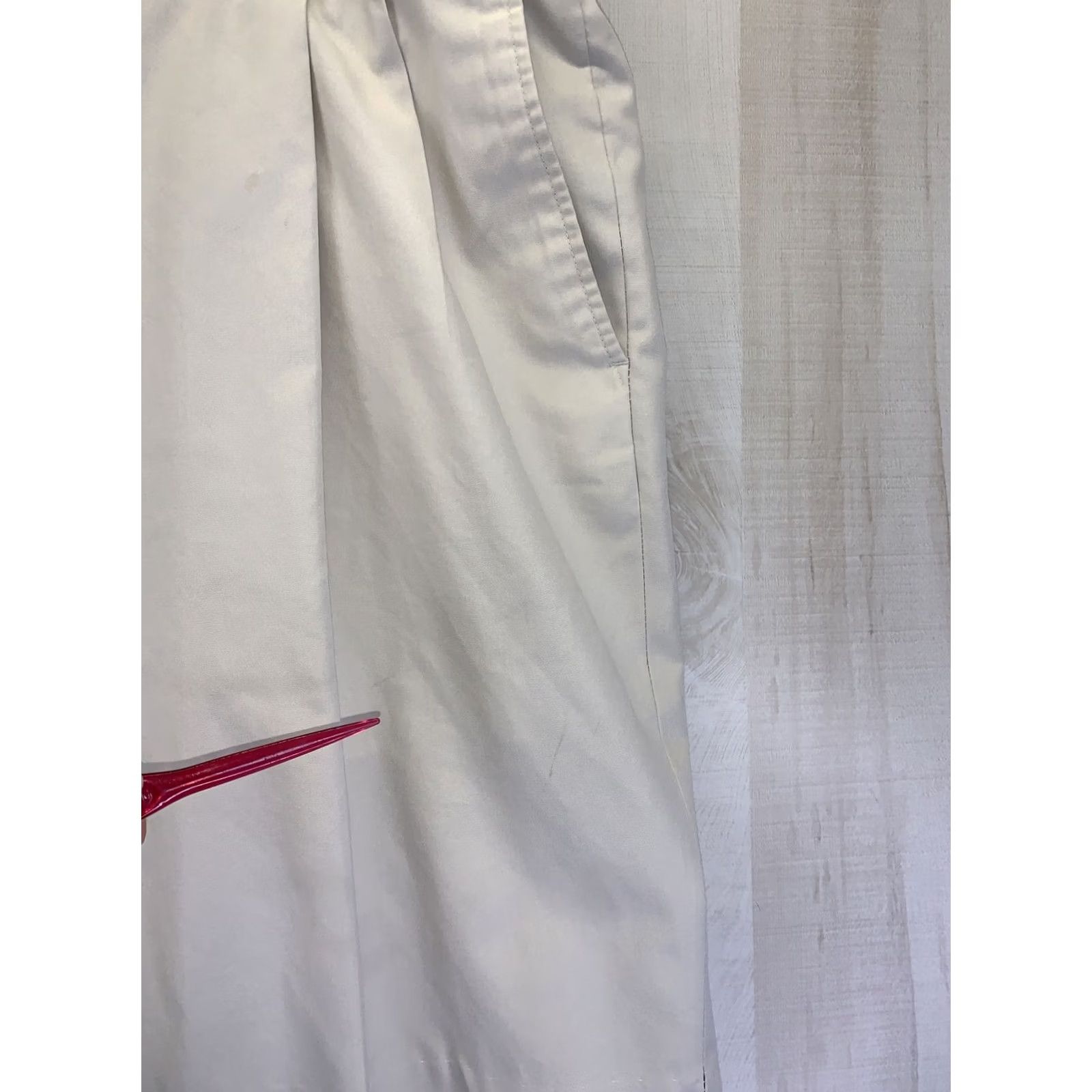 Pendleton VINTAGE Pendleton Mens Pleated Khaki Shorts 40 Beig e Cotton Blend Front Pleated Chino 90s Casual, Travel, Workwear Mens Size US 40 / EU 56 - 2 Thumbnail