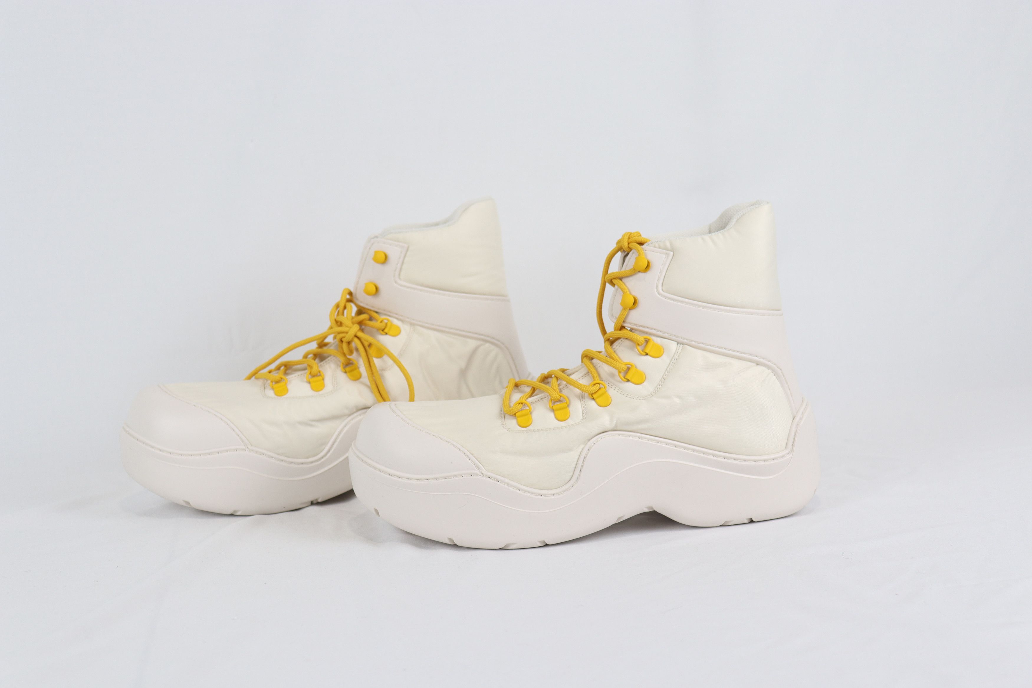 image of Bottega Veneta O1Rshd11223 Puddle Ankle Bomber Boots In Ivory, Men's (Size 9)