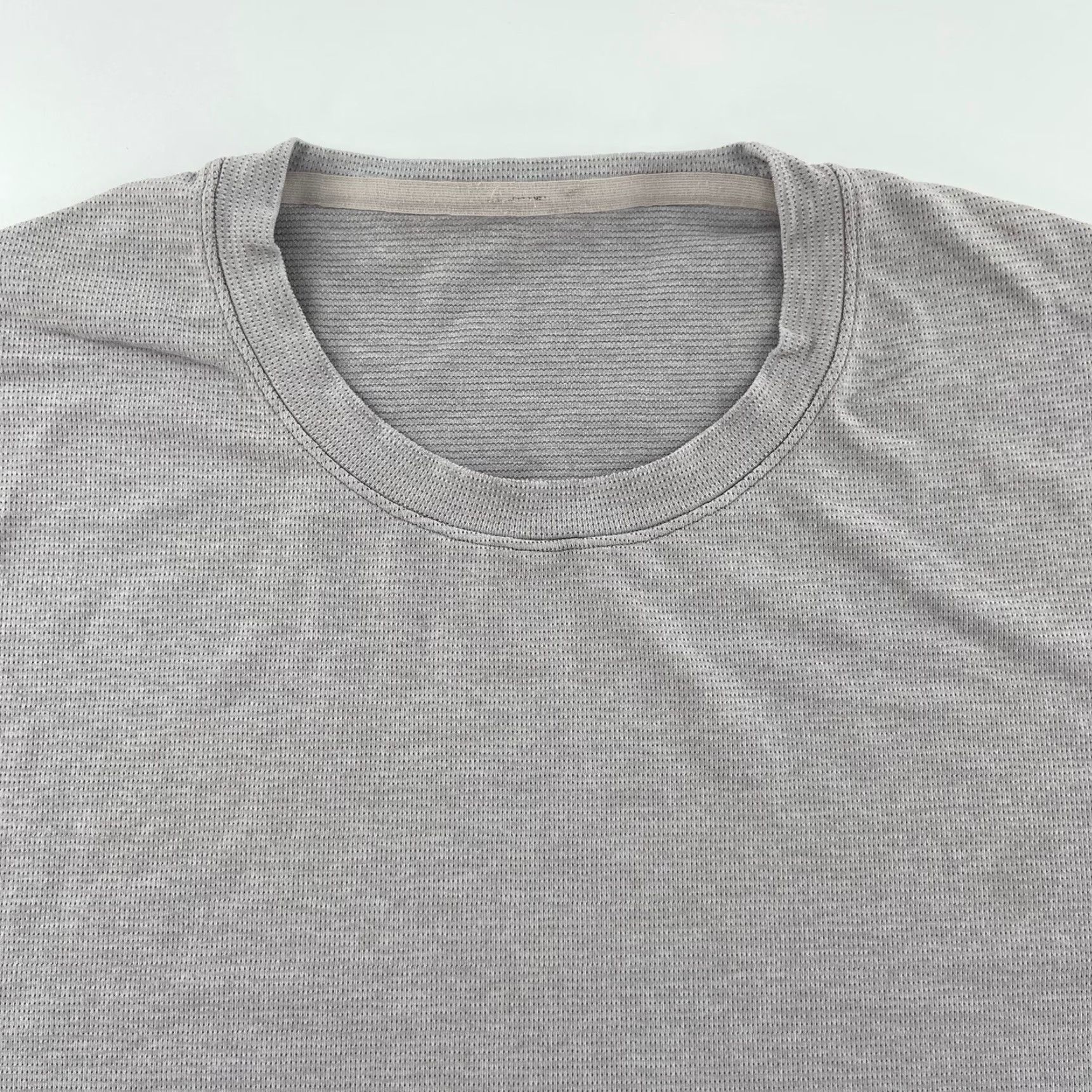 Lululemon VINTAGE Lululemon Men's Athletic Shirt Short Sleeve Pullover XL Gray CrossFit Gym Activewear Size US XL / EU 56 / 4 - 3 Thumbnail