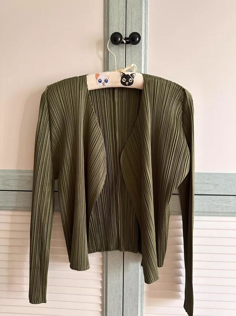 Issey Miyake Issey Miyake size:4 Military green pleated cardigan Size XS / US 0-2 / IT 36-38 - 3 Thumbnail