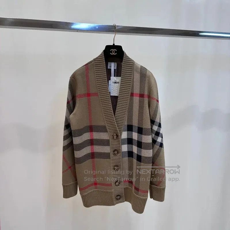 Burberry Burberry Khaki Cardigan for Women. Size L / US 10 / IT 46 - 1 Thumbnail