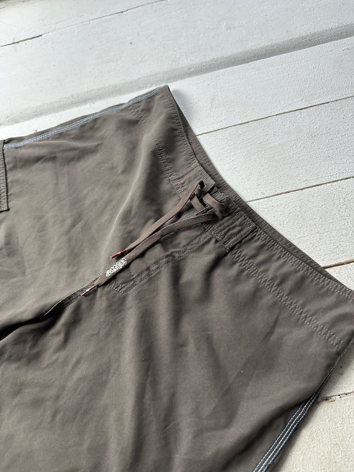 Quiksilver 🚨Vintage Quiksilver Shorts Big Logo Y2K Style 90s Surfing Size US 33 - 3 Thumbnail