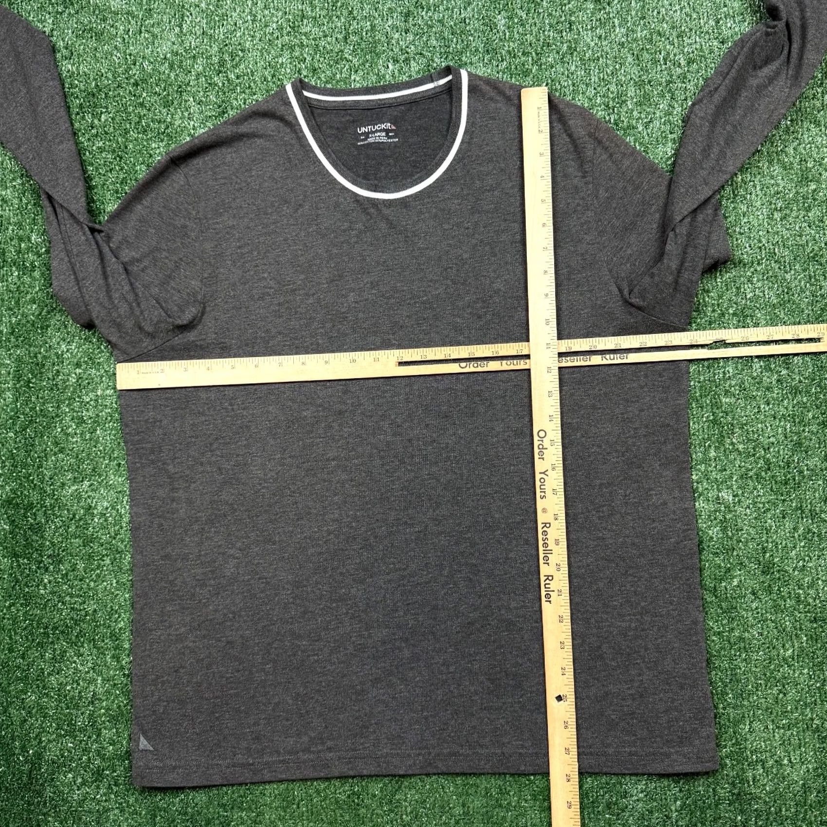 UNTUCKit UNTUCKit T Shirt Men's XL Gray Crew Neck Long Sleeve Pullover Casual Adults Size US XL / EU 56 / 4 - 5 Thumbnail