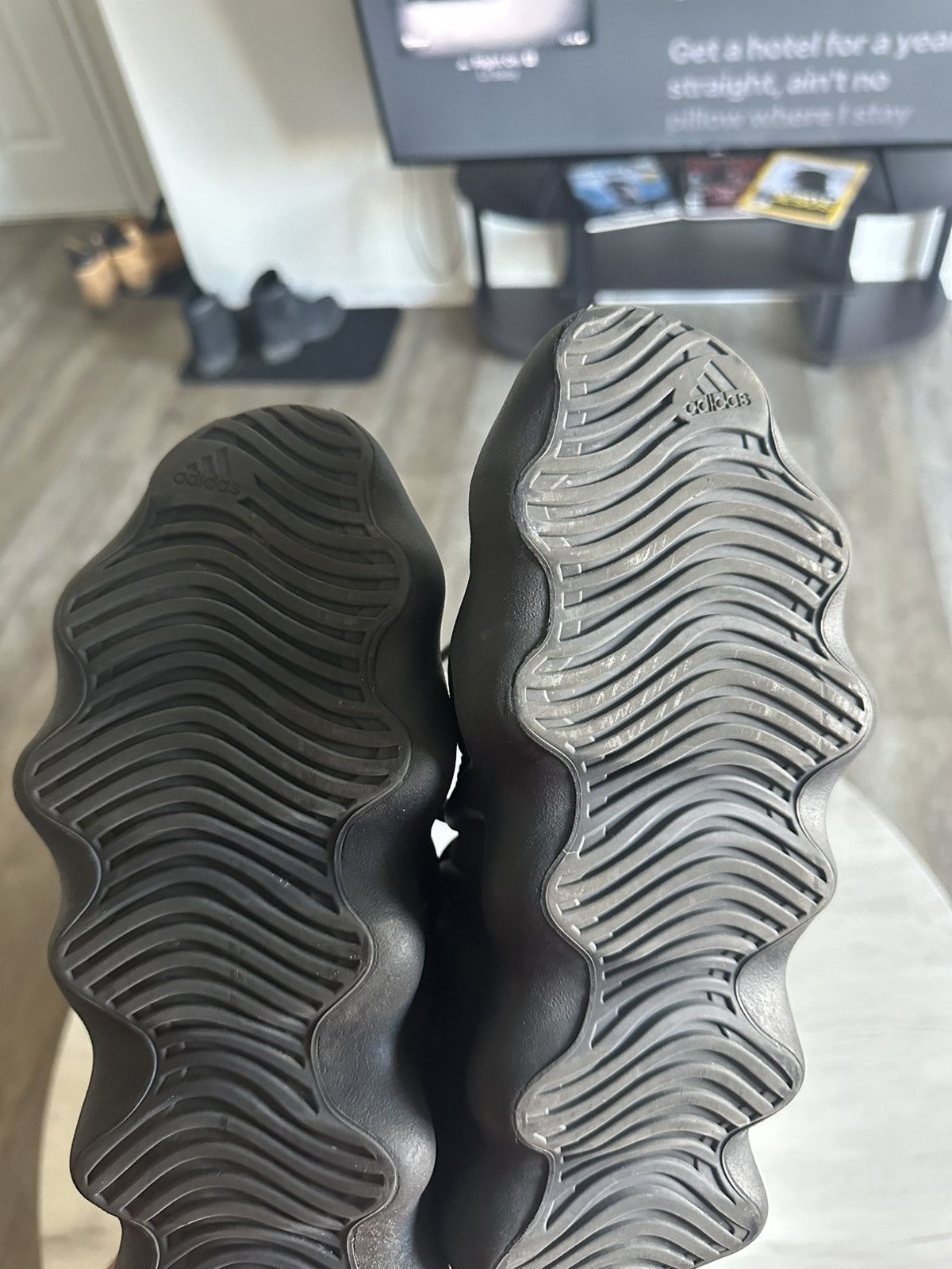 Yeezy Yeezy 450 triple black Size US 9 / EU 42 - 4 Thumbnail
