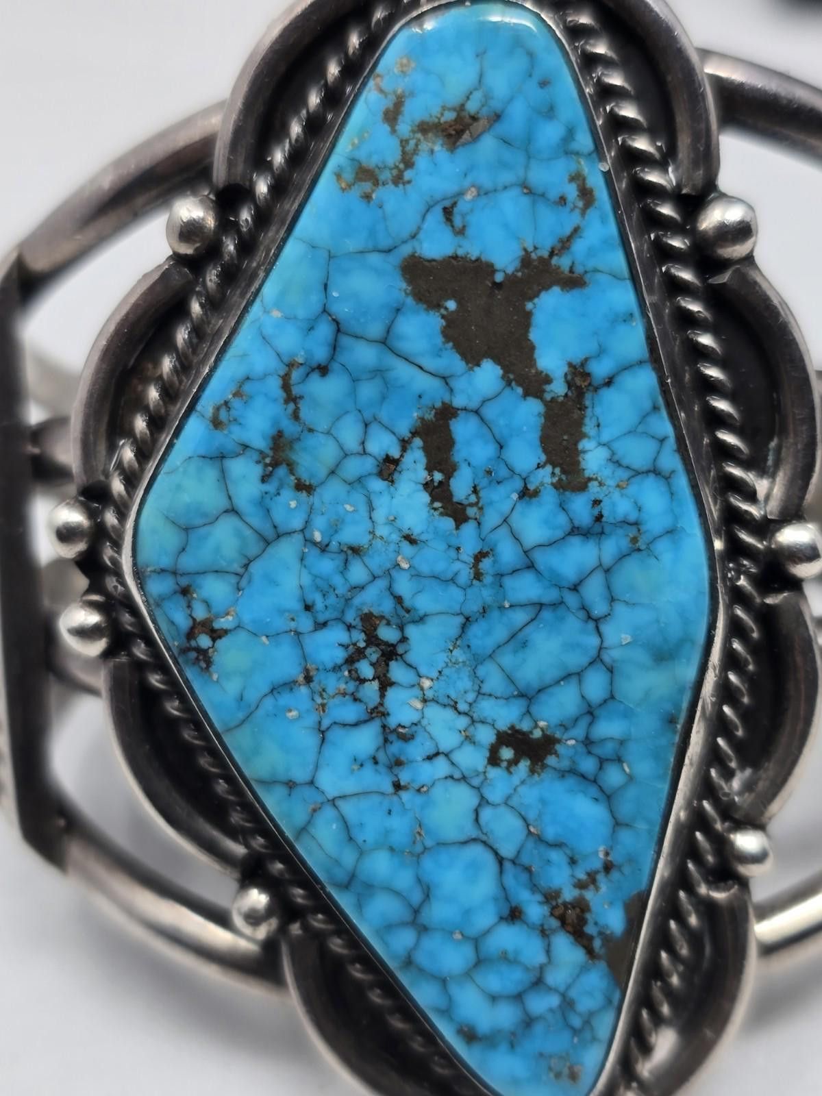 NBDN Nobrandedon Vintage Navajo Sterling Silver Huge Kingman Turquoise Cuff Size ONE SIZE - 8 Thumbnail