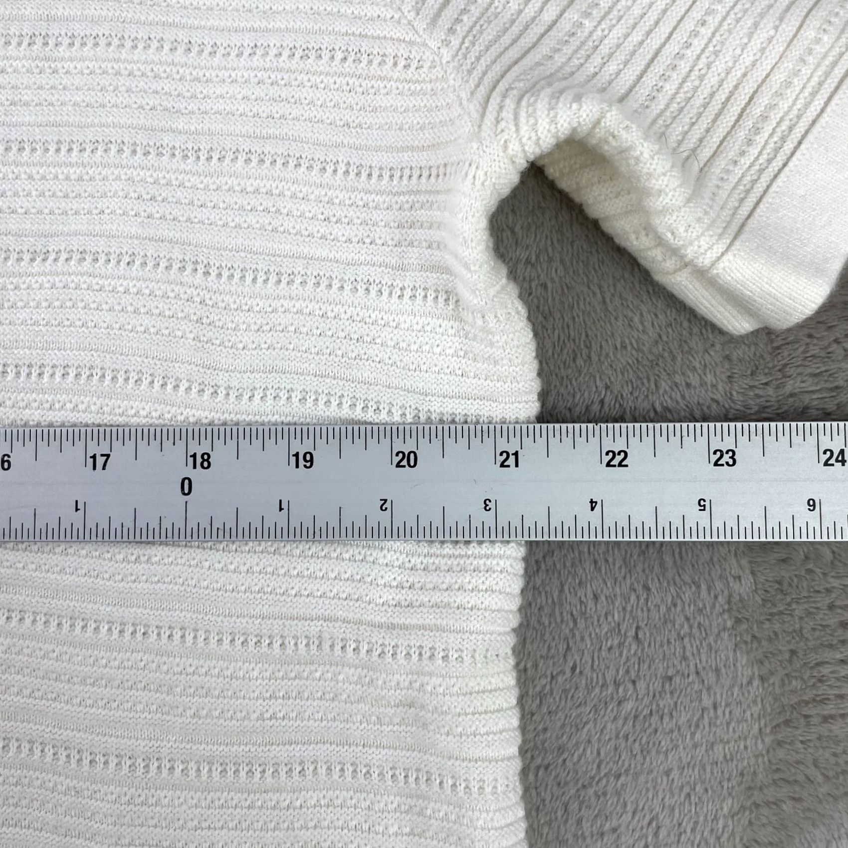 Abercrombie & Fitch Abercrombie & Fitch Shirt Men L White Knit Crew Neck Short Sleeve NWOT Size US L / EU 52-54 / 3 - 7 Thumbnail