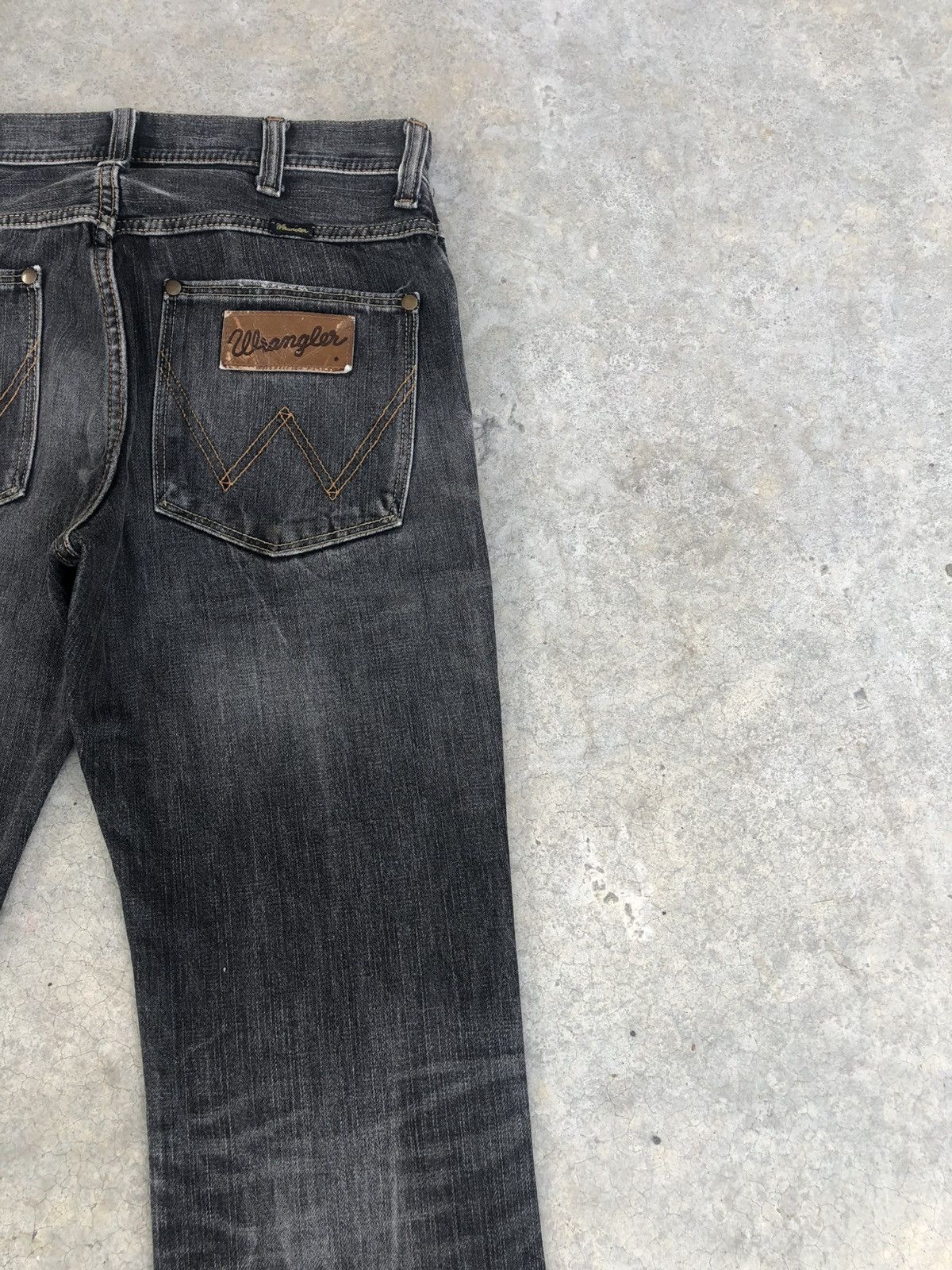 If Six Was Nine Japanese Wrangler Flared Jeans Distressed Size US 30 / EU 46 - 10 Thumbnail