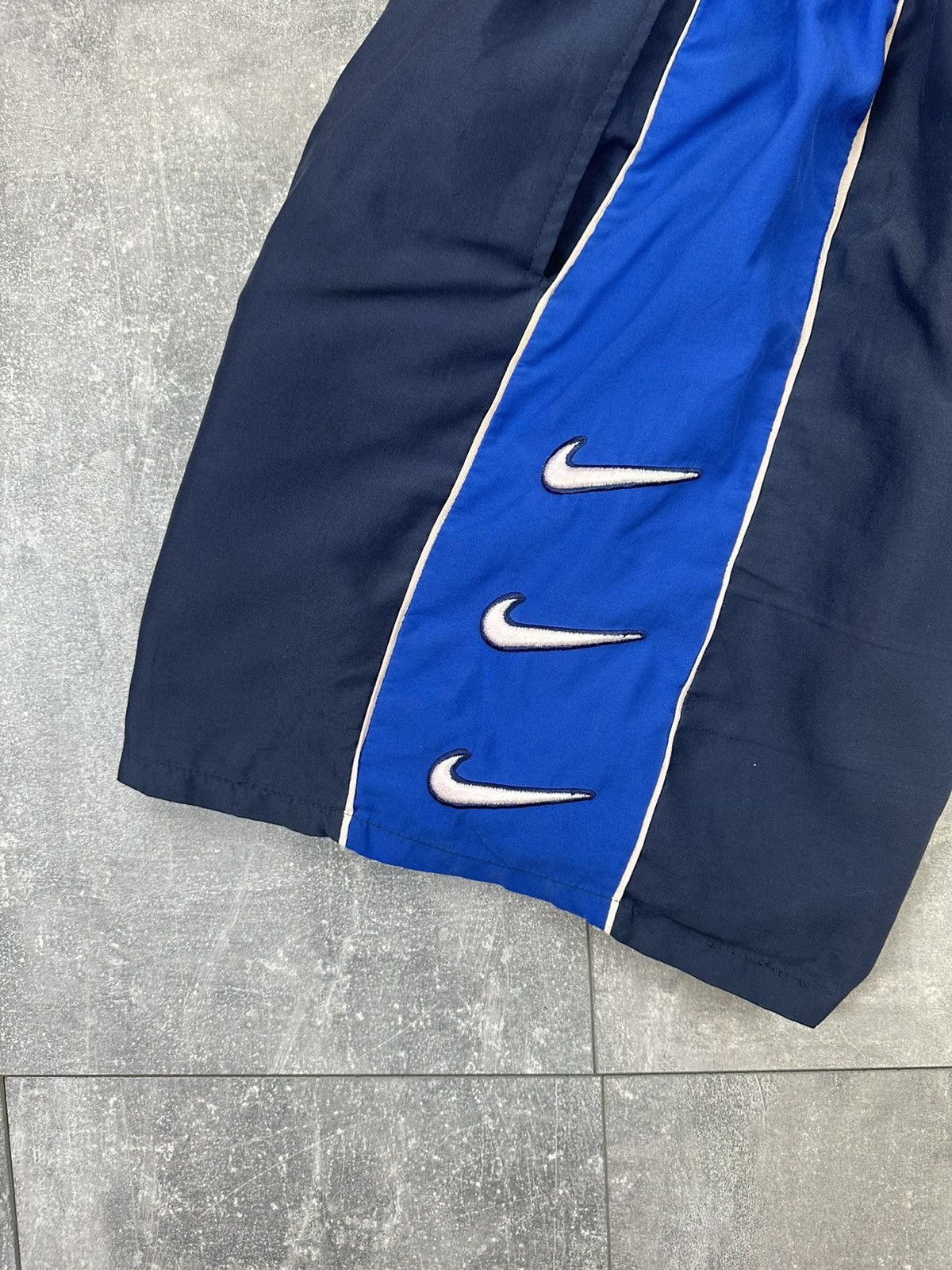 Nike Nike Vintage Y2K Shorts Small Swoosh Size US 36 / EU 52 - 2 Thumbnail