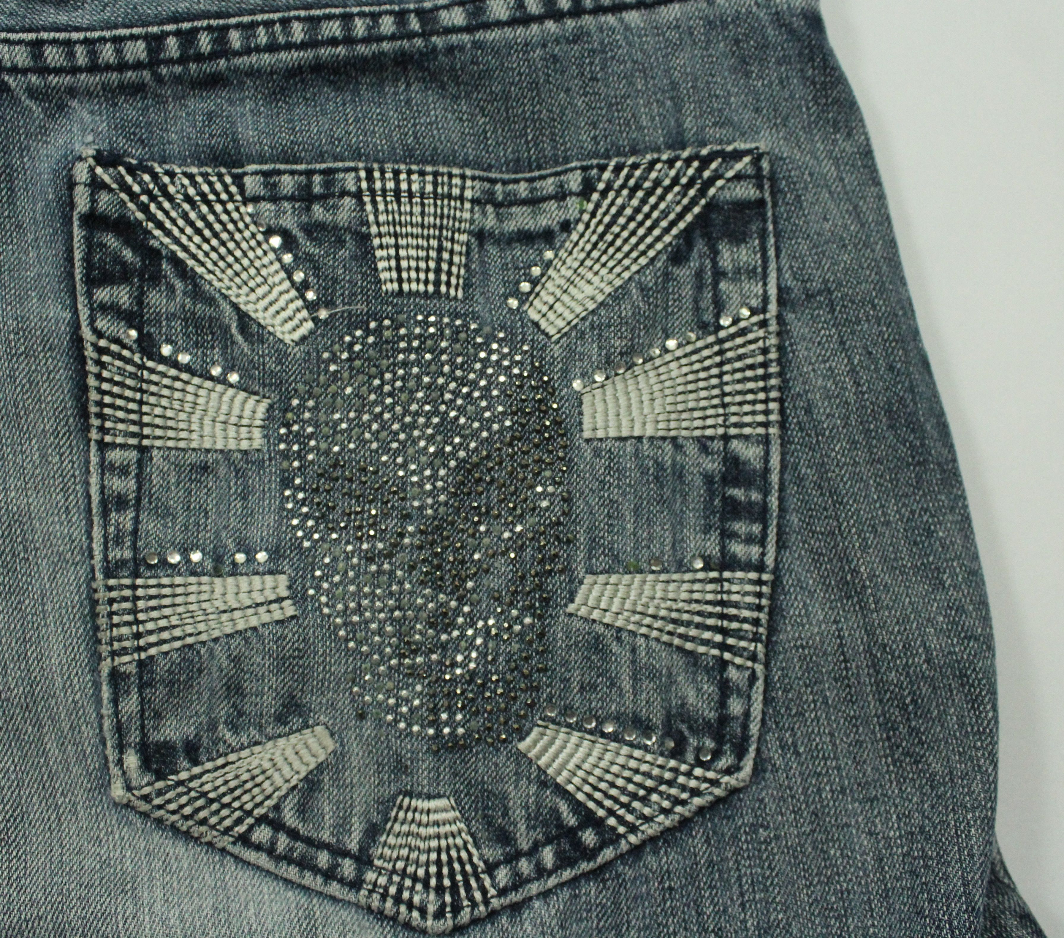 Japanese Brand Vintage Denim Embroidered Skull Logo Size US 35 - 16 Thumbnail