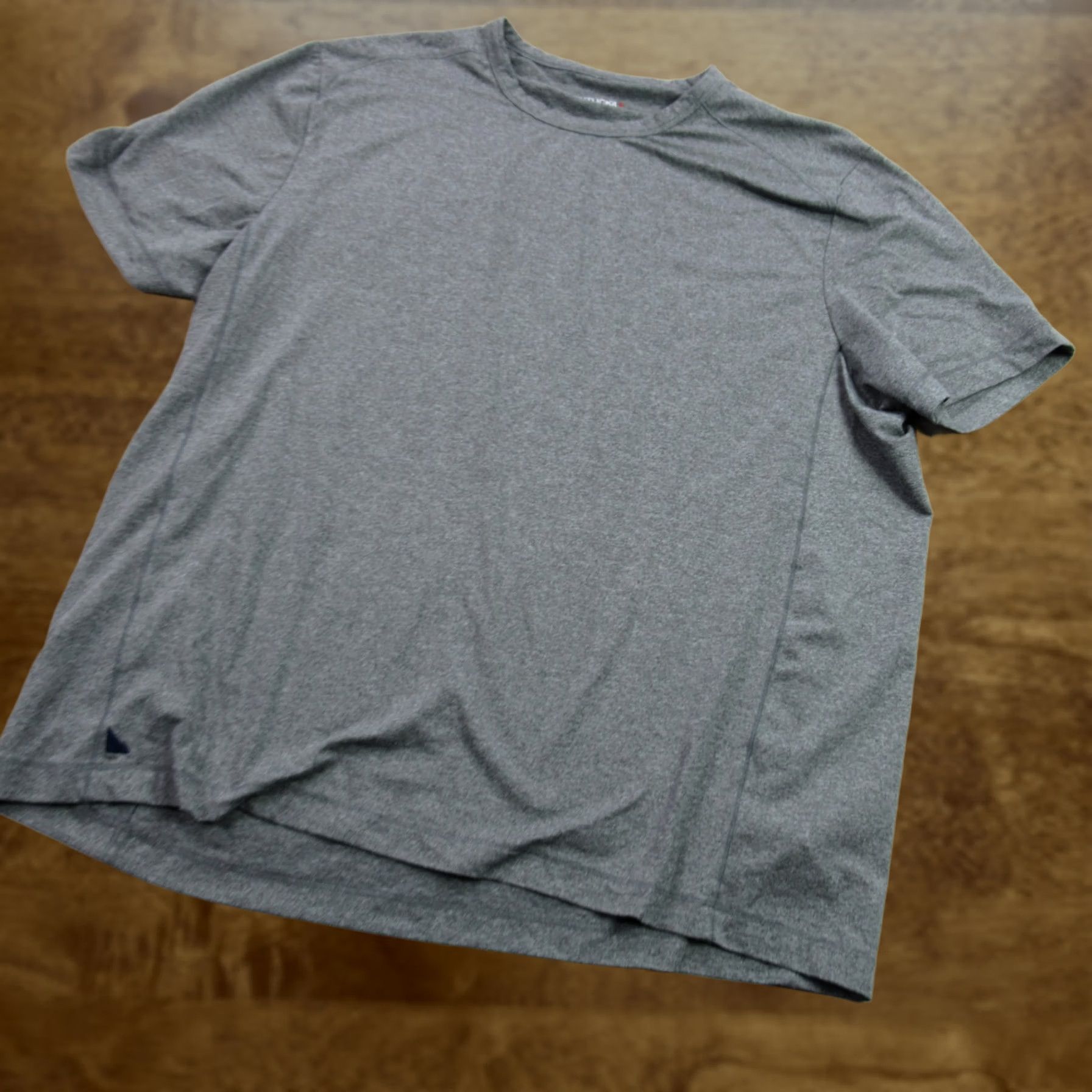 UNTUCKit Untuckit Shirt 2XL Gray Short Sleeve Crew Neck Lightweight Outdoors Mens Size US XXL / EU 58 / 5 - 1 Thumbnail