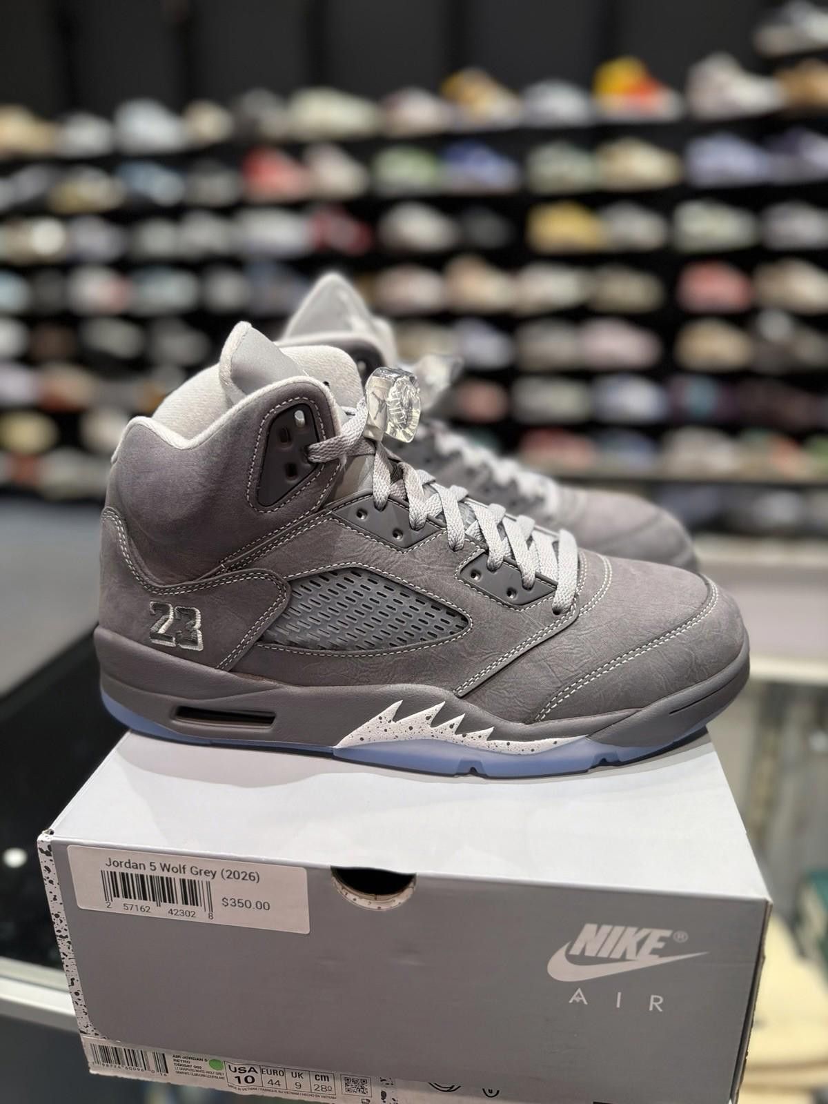 Jordan Brand Jordan Air Jordan 5 Retro DD0587-002 Wolf Grey Nubuck (12) Size US 12 / EU 45 - 2 Thumbnail