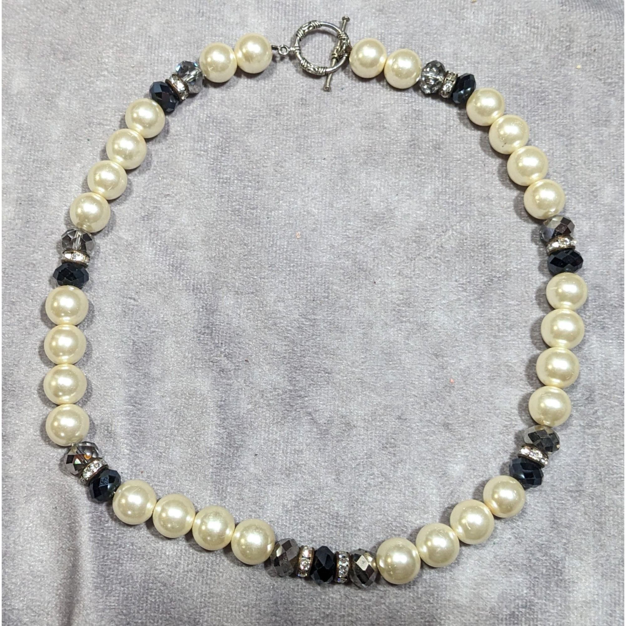 Handmade Handmade Elegant Faux Pearl And Glass Beaded Necklace Size ONE SIZE - 6 Thumbnail
