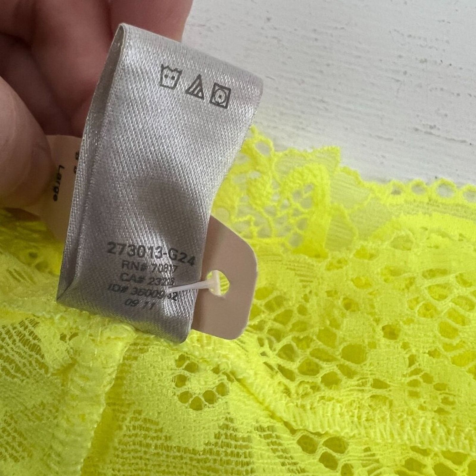 Victoria's Secret Victoria’s Secret Lace Cheeky Bright Yellow Womens Large Size ONE SIZE - 4 Thumbnail