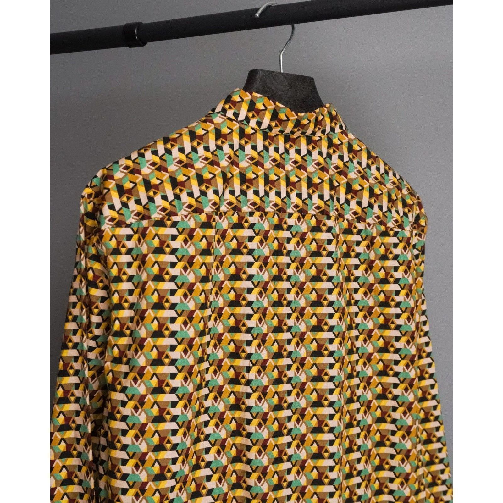 Prada Vintage prada milano 2017 geometric pattern button shirt Size US L / EU 52-54 / 3 - 5 Thumbnail