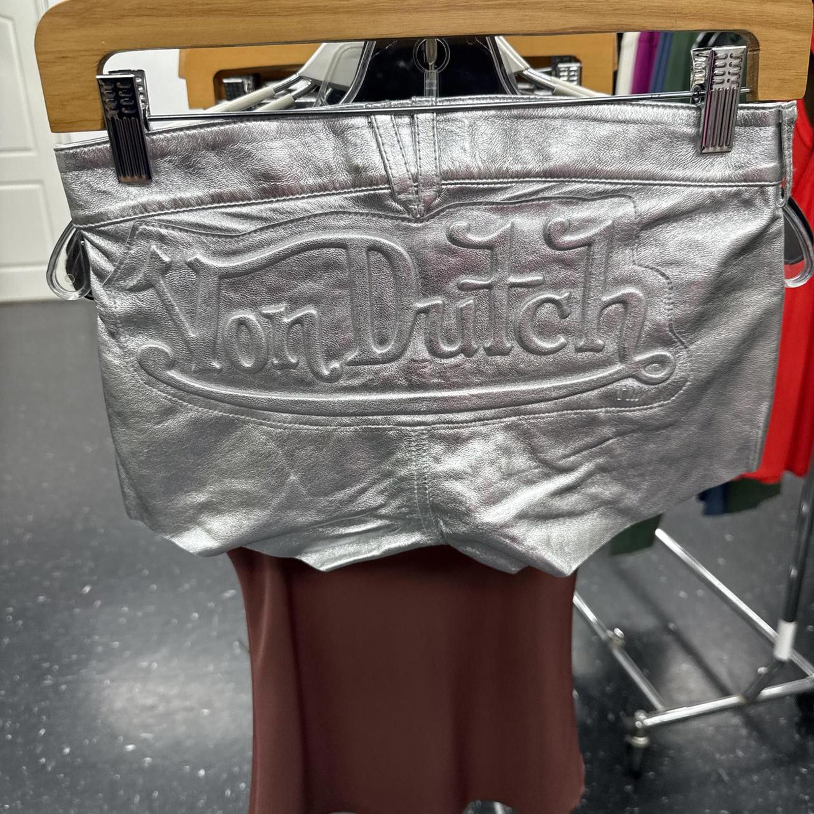 Von Dutch Von Dutch Silver Leather Logo Mini Shorts Size 24x30 Size 42" / US 20 - 2 Thumbnail