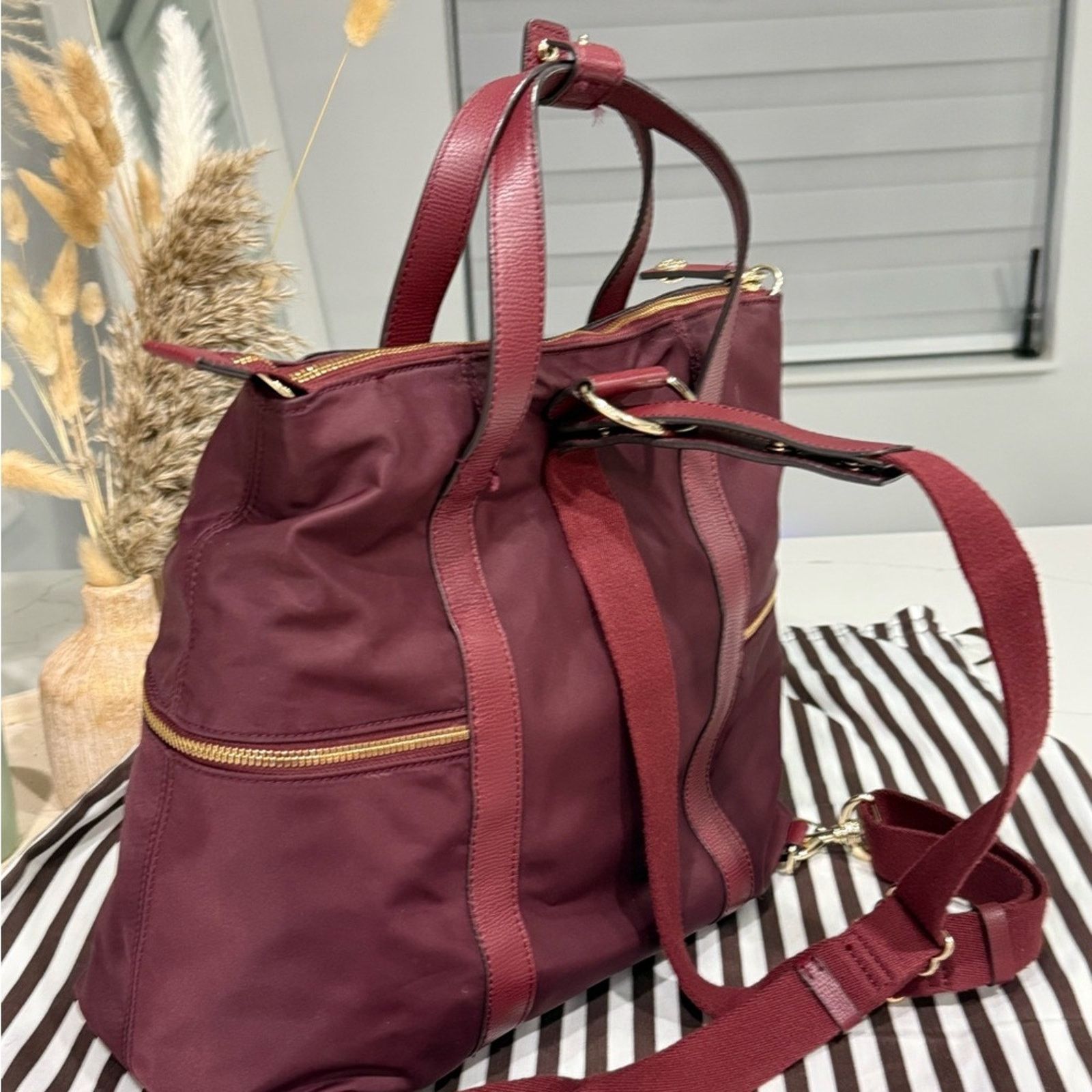 Henri Bendel Henri Bendel Jetsetter Convertible Backpack//tote Oxblood Size ONE SIZE - 5 Thumbnail