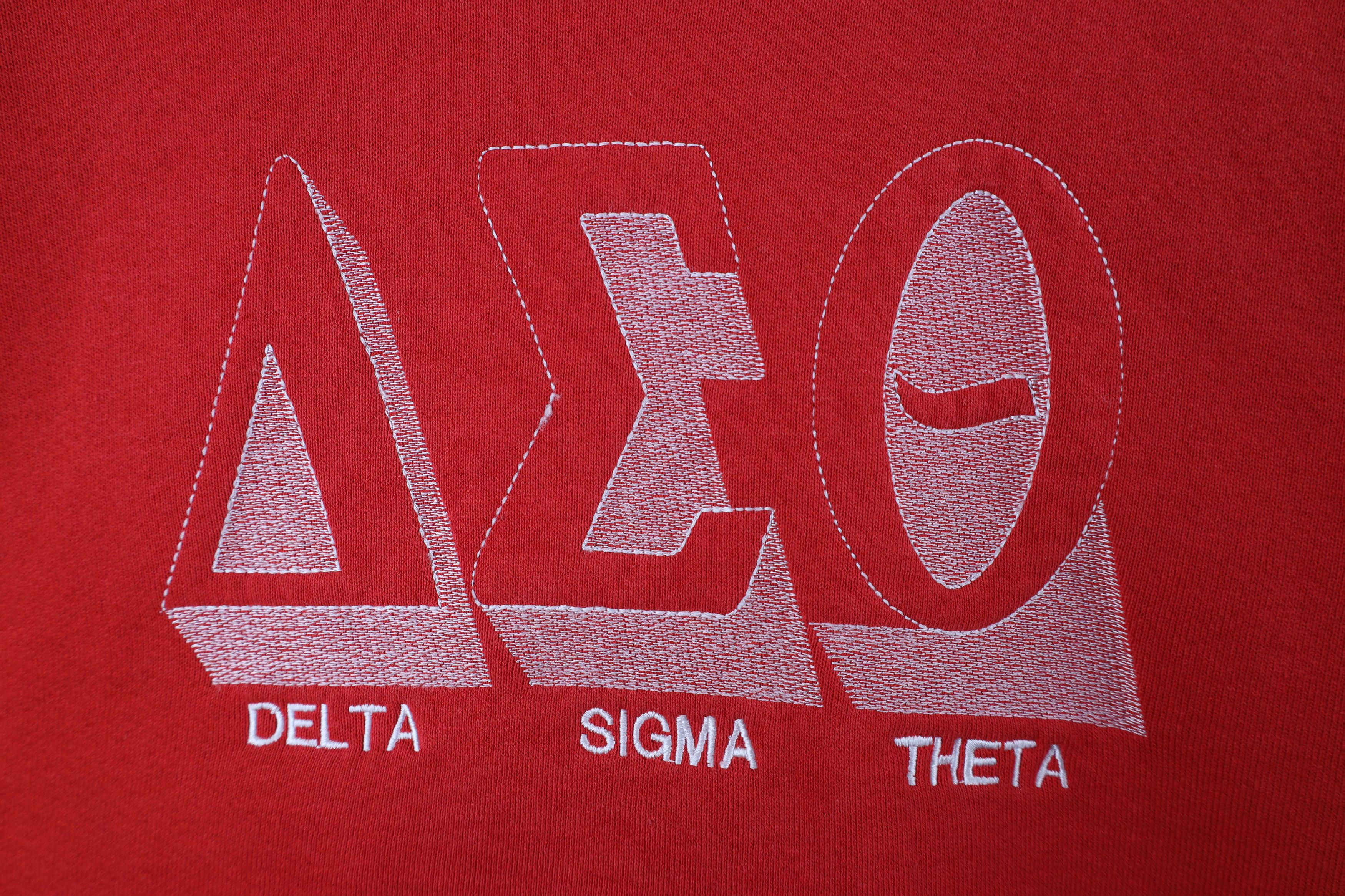Vintage Vintage 90s Delta Sigma Theta Sorority Sweatshirt Red USA Size XL / US 12-14 / IT 48-50 - 4 Thumbnail