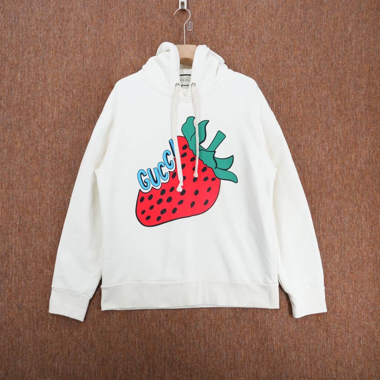 Gucci Gucci Cream Strawberry Print Hoodie Size L / US 10 / IT 46 - 1 Thumbnail