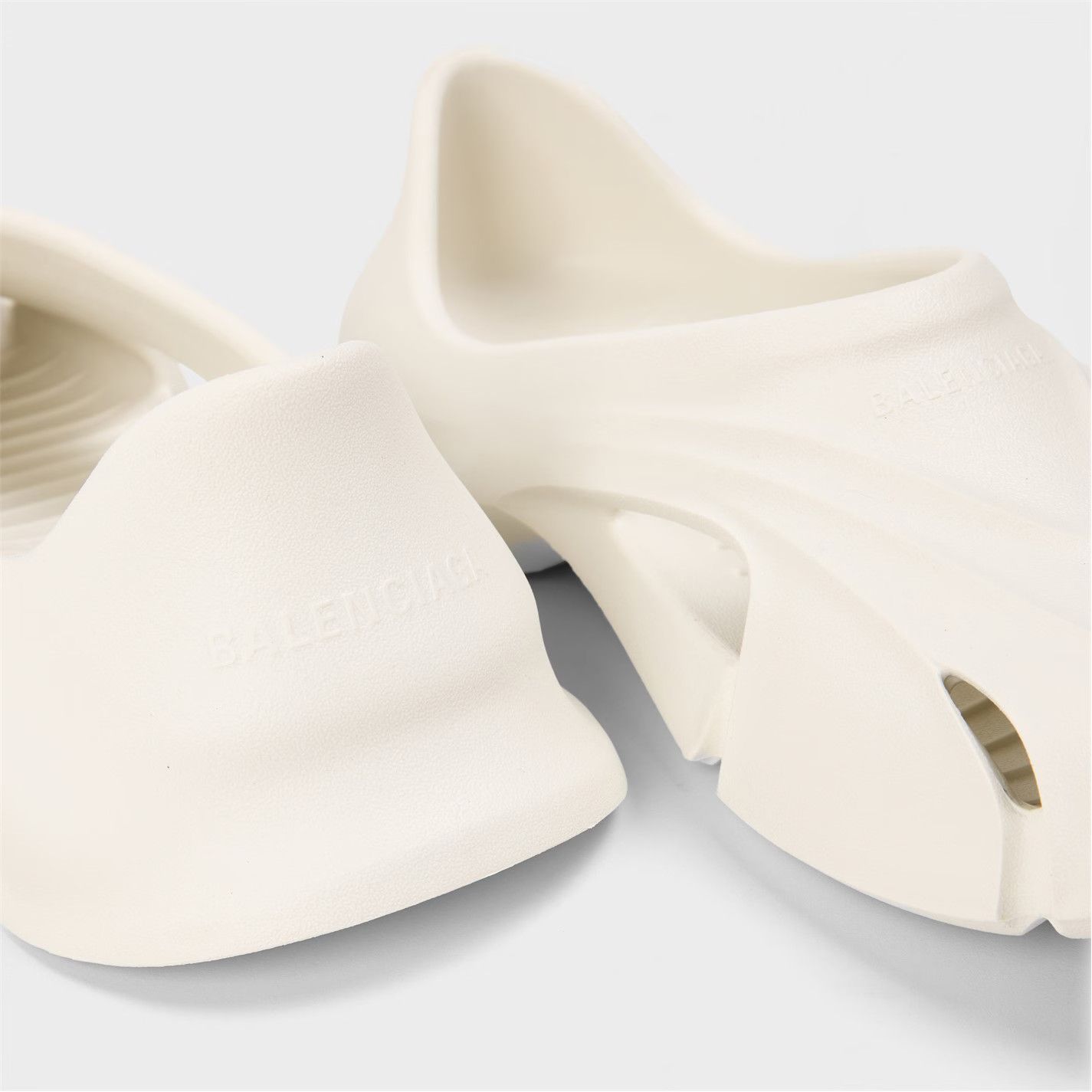 Balenciaga o1g2r1mq0226 Mold Closed Sandals In Eggshell Size US 8 / EU 41 - 3 Thumbnail