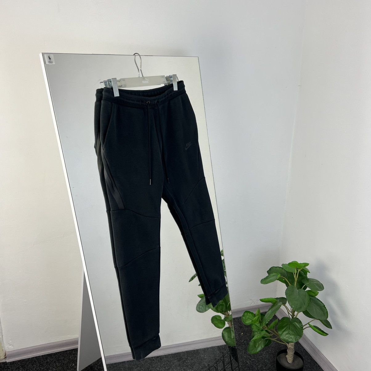 Nike Nike Tech Fleece Mini Logo Drill Sweatpants Size US 32 / EU 48 - 1 Thumbnail