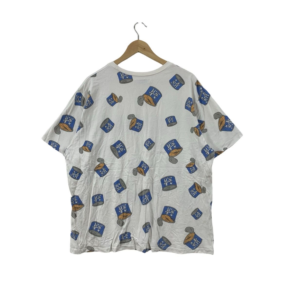 Vintage Vintage SABAKAN All Over Print Tee Japanese Canned Fish Size US XXL / EU 58 / 5 - 7 Thumbnail
