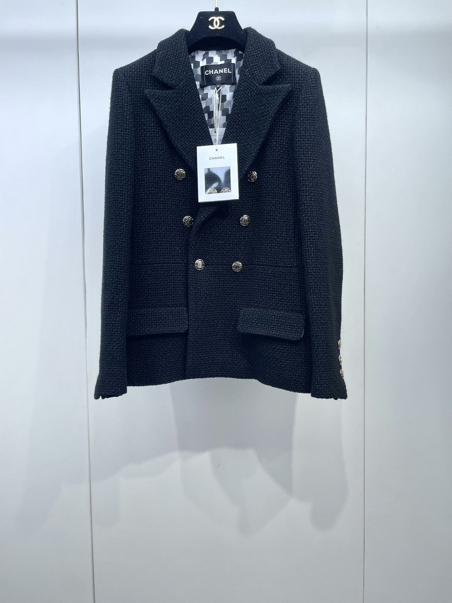 Chanel Chanel Black Gold Double-Breasted Coat Size XS / US 0-2 / IT 36-38 - 1 Thumbnail