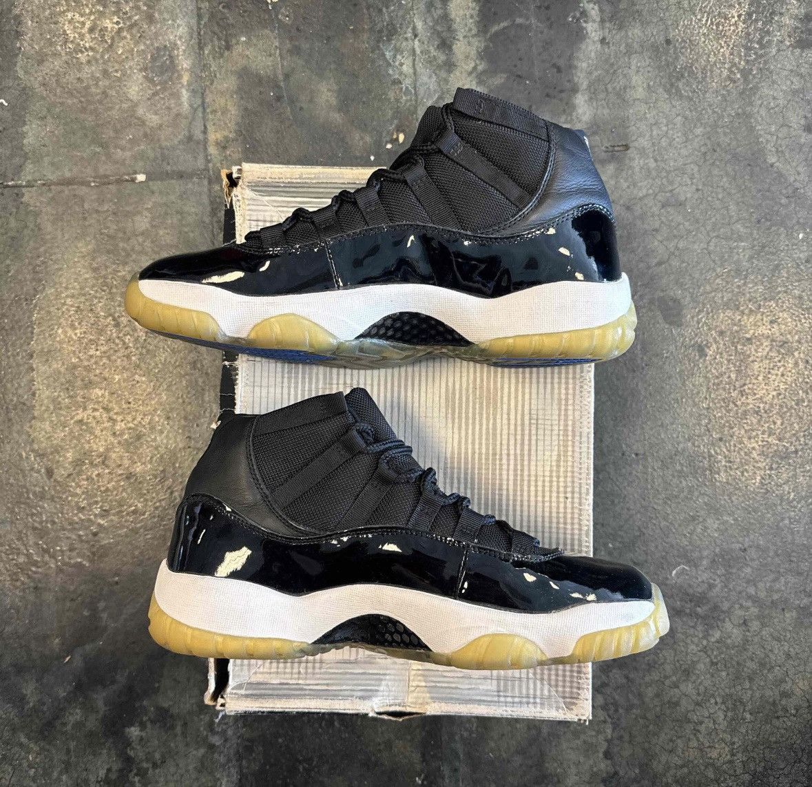 Nike Jordan 11 Space Jam (2000) Size US 9.5 / EU 42-43 - 2 Thumbnail
