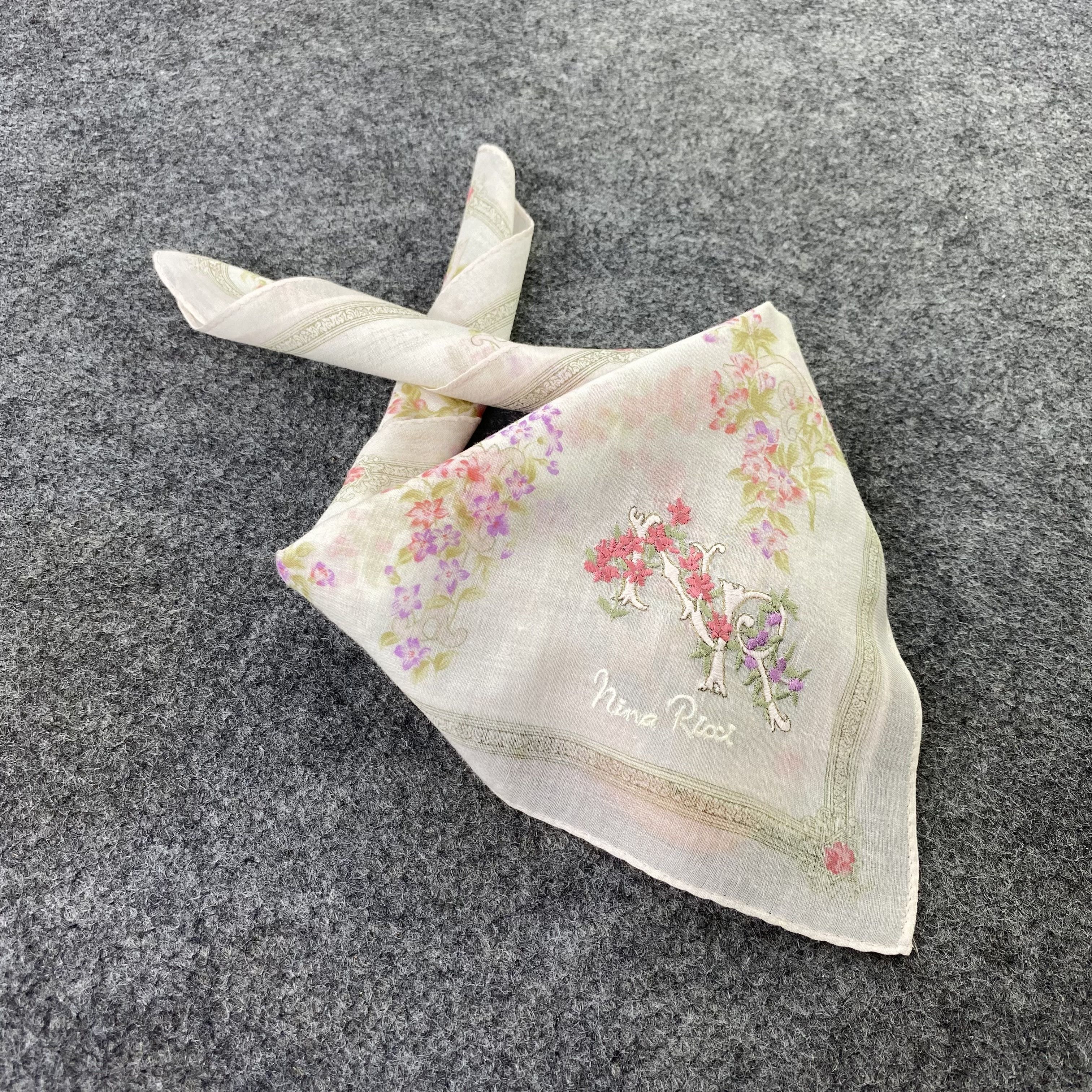 Nina Ricci × Vintage Nina Ricci Handkerchief / Bandana / Neckerchief -B705 Size ONE SIZE - 1 Thumbnail