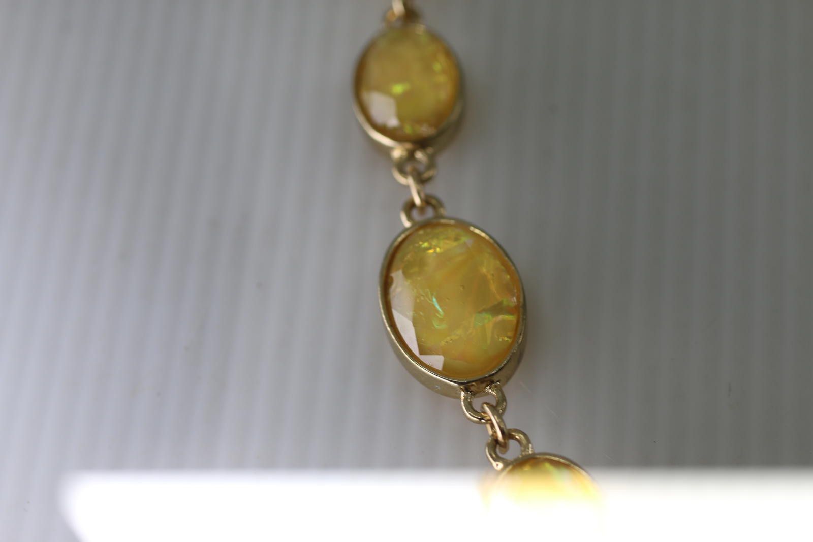 Unknown London Vintage Yellow Opal Necklace Gold Tone Oval Faceted Necklace Size ONE SIZE - 4 Thumbnail