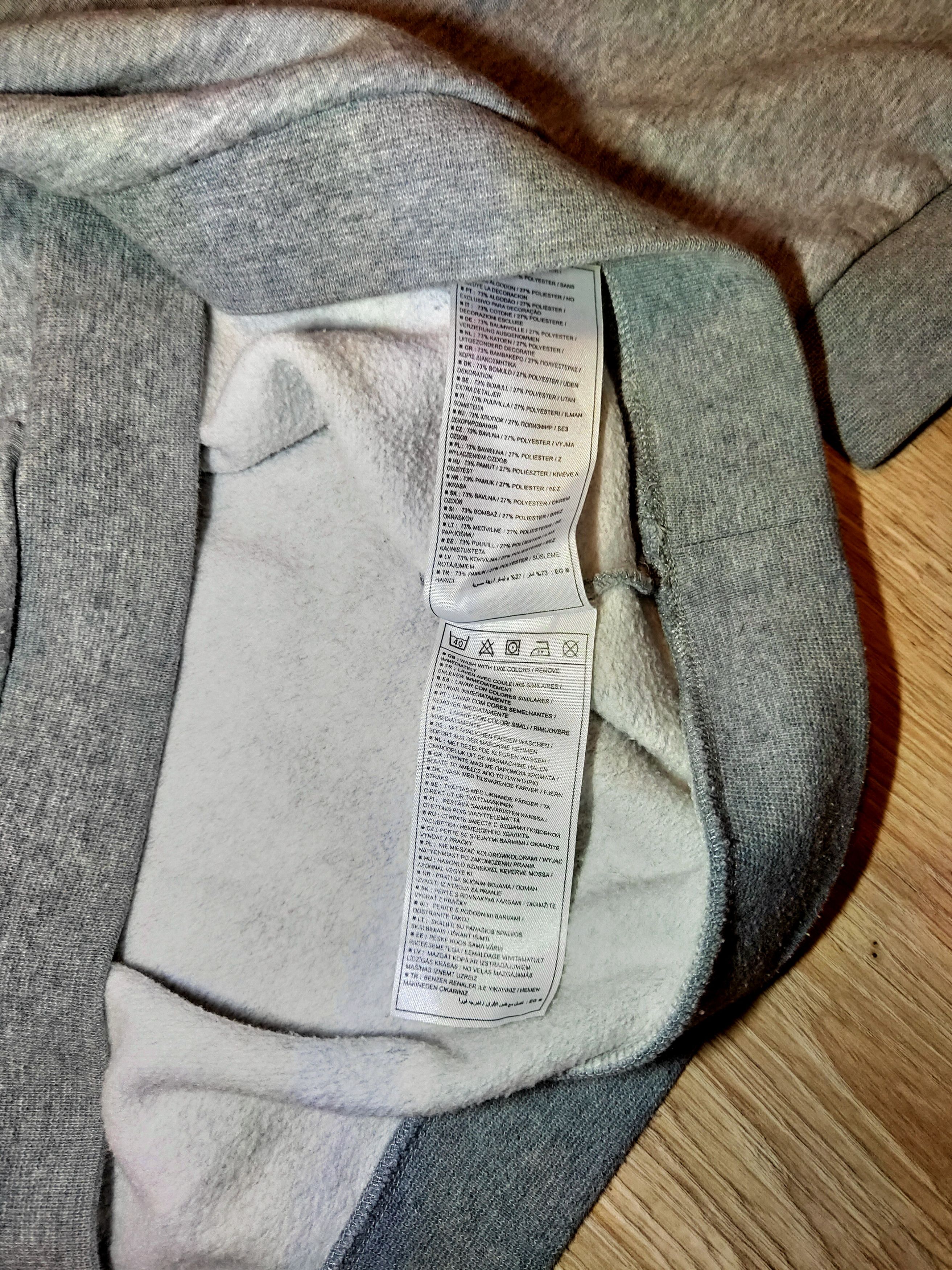 Nike × Vintage Vintage Nike Basic Grey Swoosh Sweatshirt crewneck Y2k Size US L / EU 52-54 / 3 - 3 Thumbnail