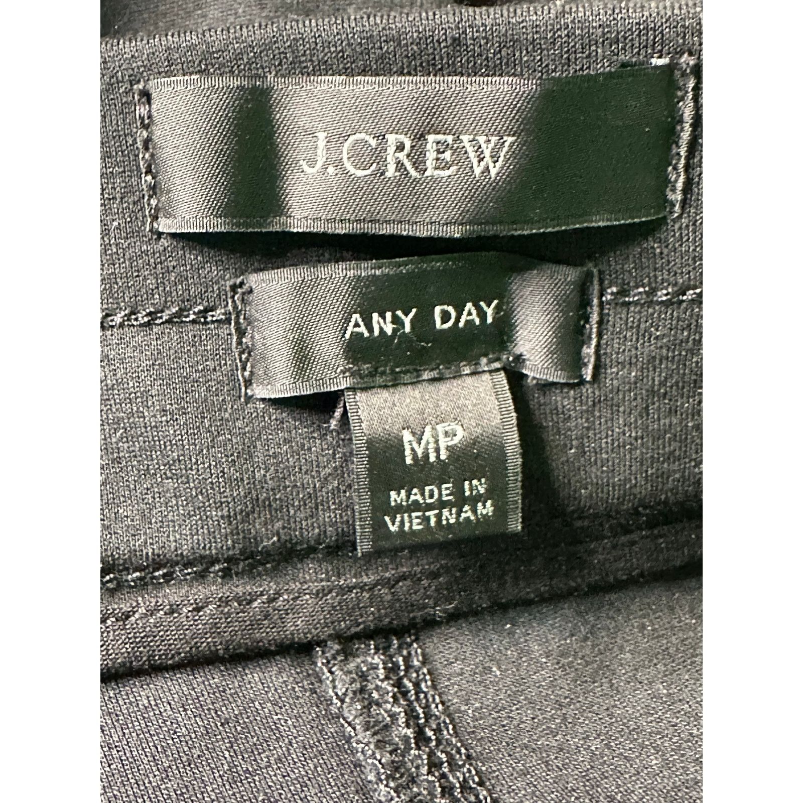 J.Crew J.Crew black Any Day back zipper crop pants size MP Size 30" / US 8 / IT 44 - 3 Thumbnail