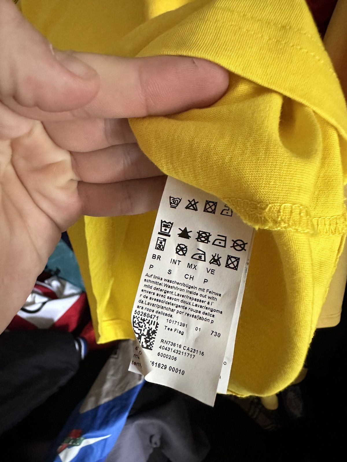 Hugo Boss × Vintage Vintage Hugo Boss Brazil soccer tee big logo 2014 S Size US S / EU 44-46 / 1 - 6 Thumbnail