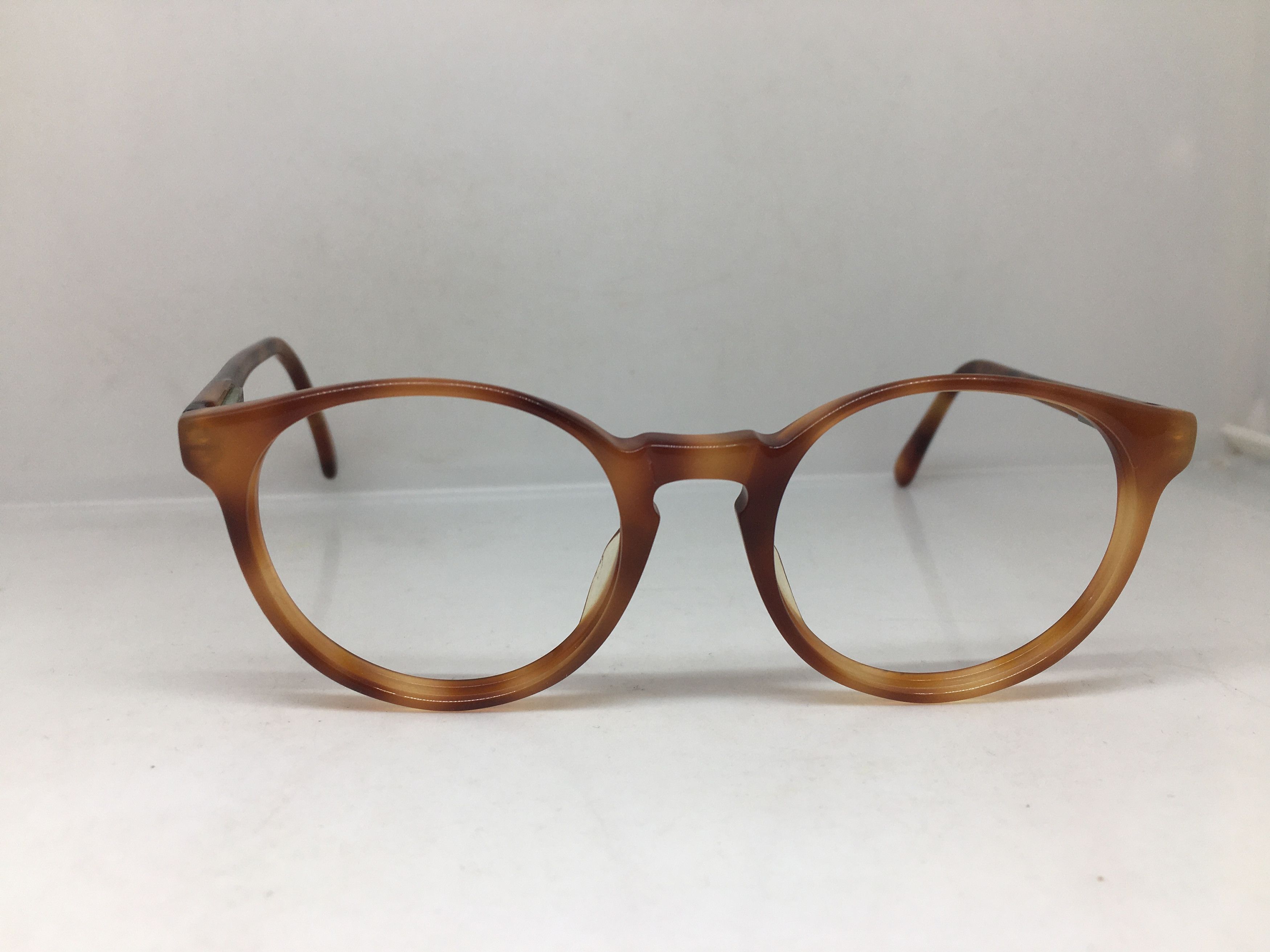 Vintage Vintage Tortoise Keyhole ARISTOCRAT Eyeglasses Frame Size ONE SIZE - 1 Thumbnail