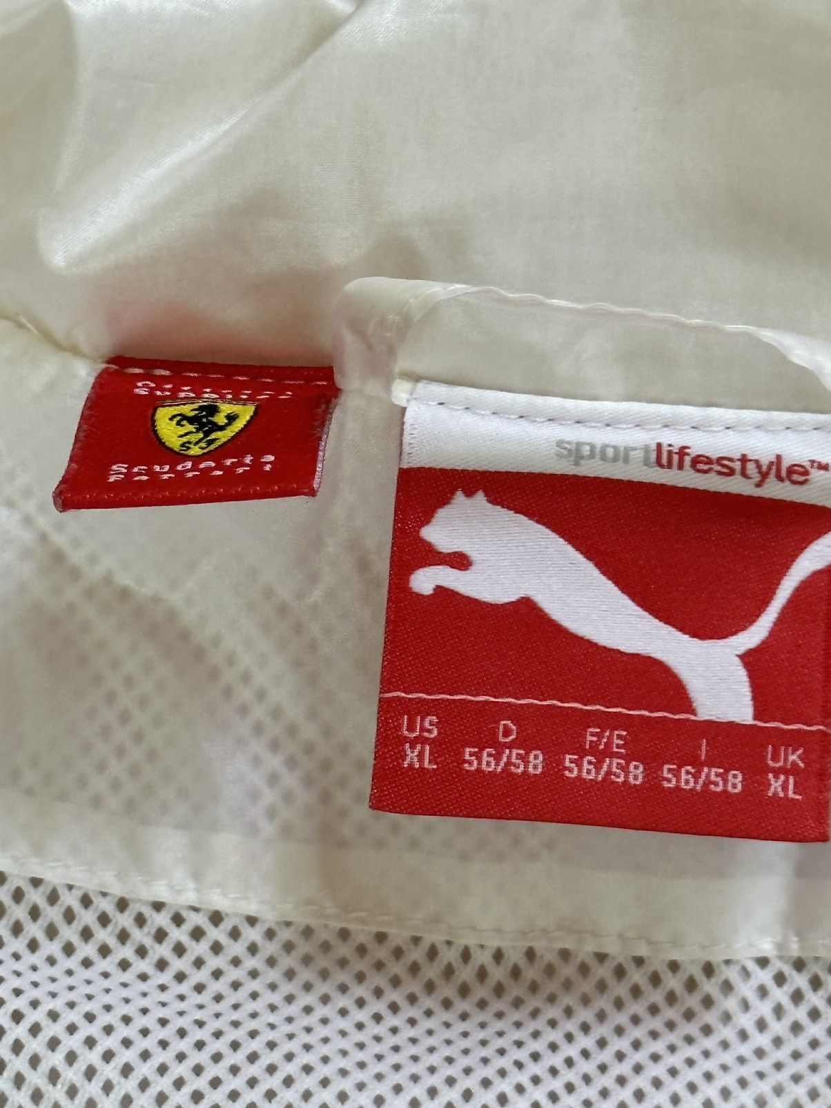 Puma Ferrari Puma Windbreaker Jacket White Red Nylon Glanz SizeXL Size US XL / EU 56 / 4 - 4 Thumbnail