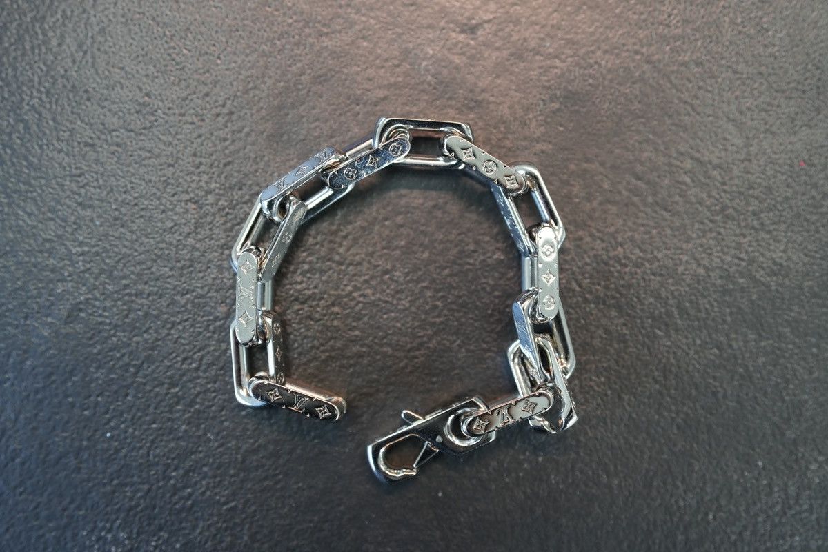 Louis Vuitton Louis Vuitton Monogram Chain Bracelet Size ONE SIZE - 1 Thumbnail