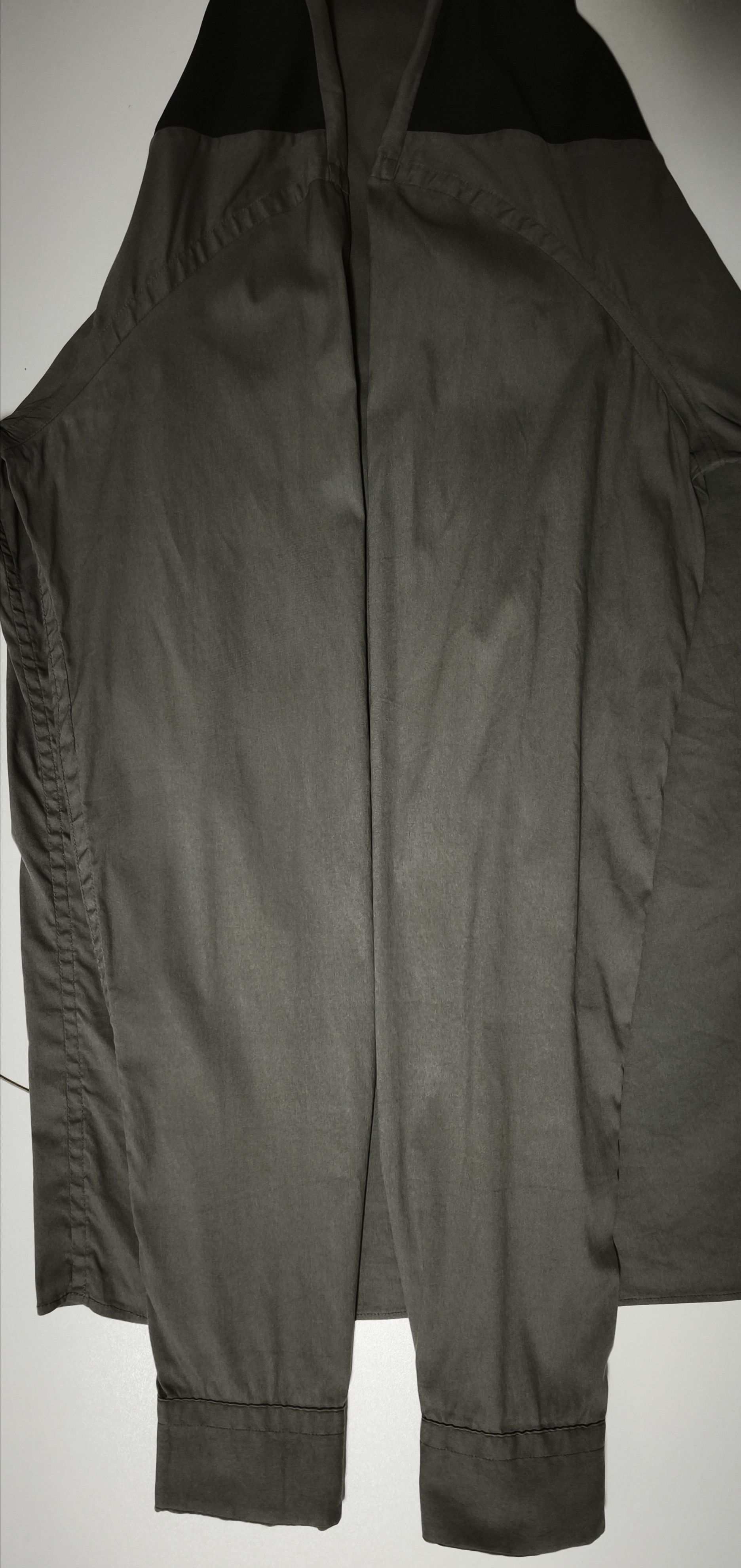 Prada FW2011 - Gray shirt with black and light blue details Size US M / EU 48-50 / 2 - 25 Thumbnail