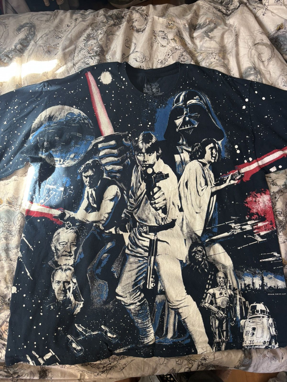Star Wars Star Wars tee perfect condition with back Size US XXL / EU 58 / 5 - 1 Thumbnail