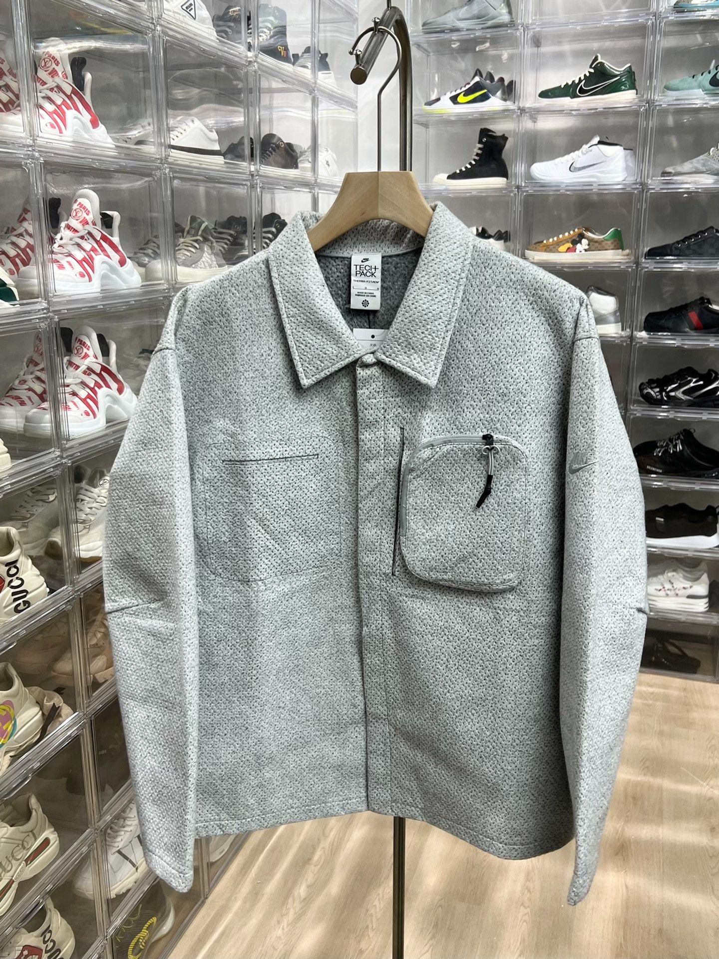 Nike Nike Gray Light Jacket l Men Size US L / EU 52-54 / 3 - 1 Thumbnail