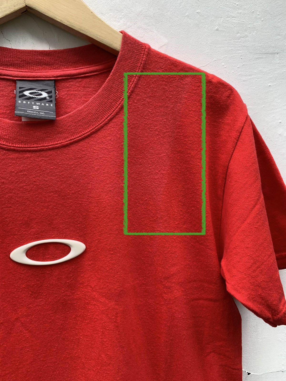 Oakley Vintage oakley software embossed t shirt Size US S / EU 44-46 / 1 - 6 Thumbnail
