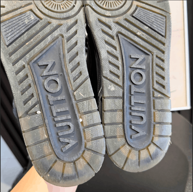 Louis Vuitton Louis Vuitton low-top sneakers UK8 EU Size US 8 / EU 41 - 9 Thumbnail