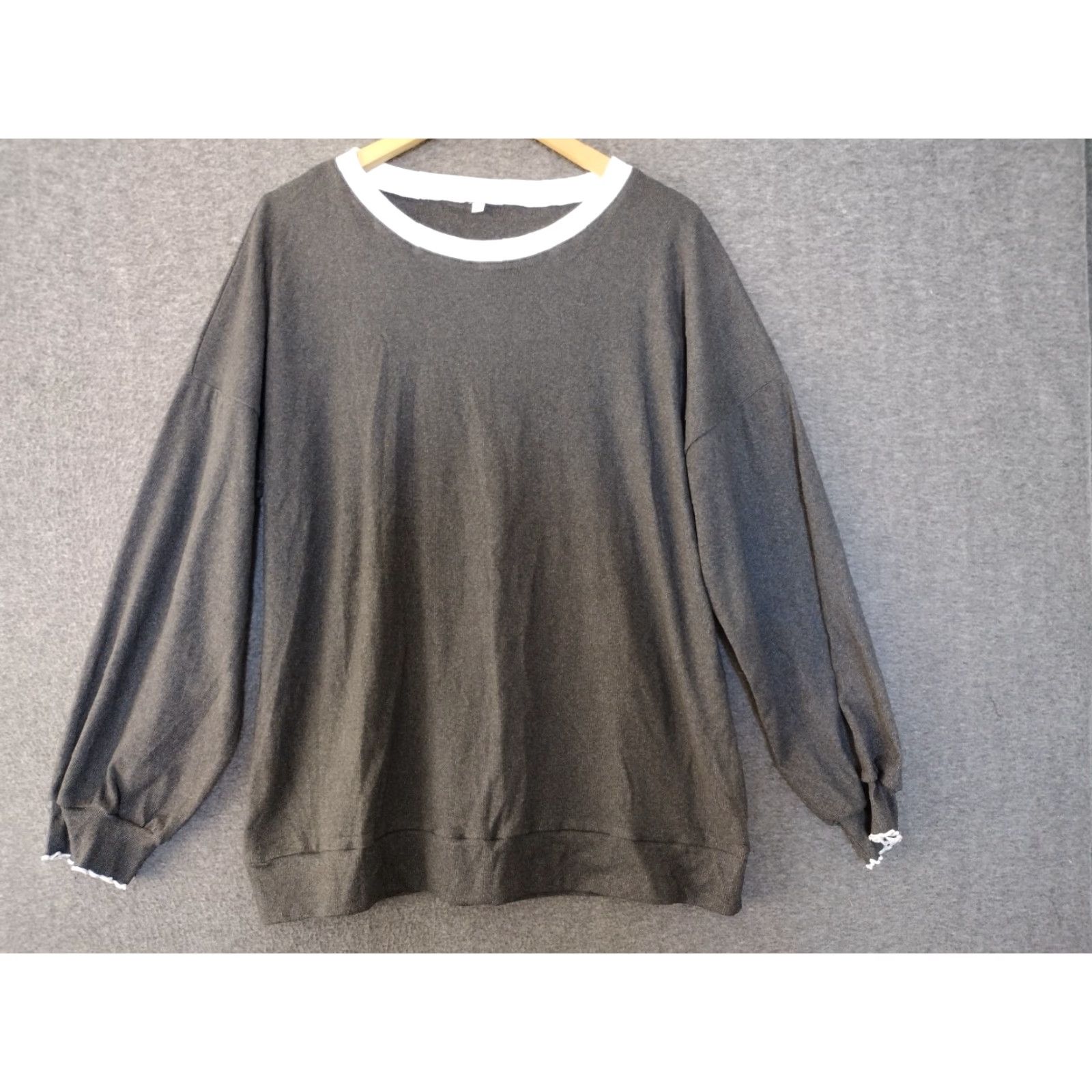 Vintage Sweatshirt Women’s L Loose Gray with White Collar Pullover Activewear Shirt Adult Large Gray Size L / US 10 / IT 46 - 2 Thumbnail