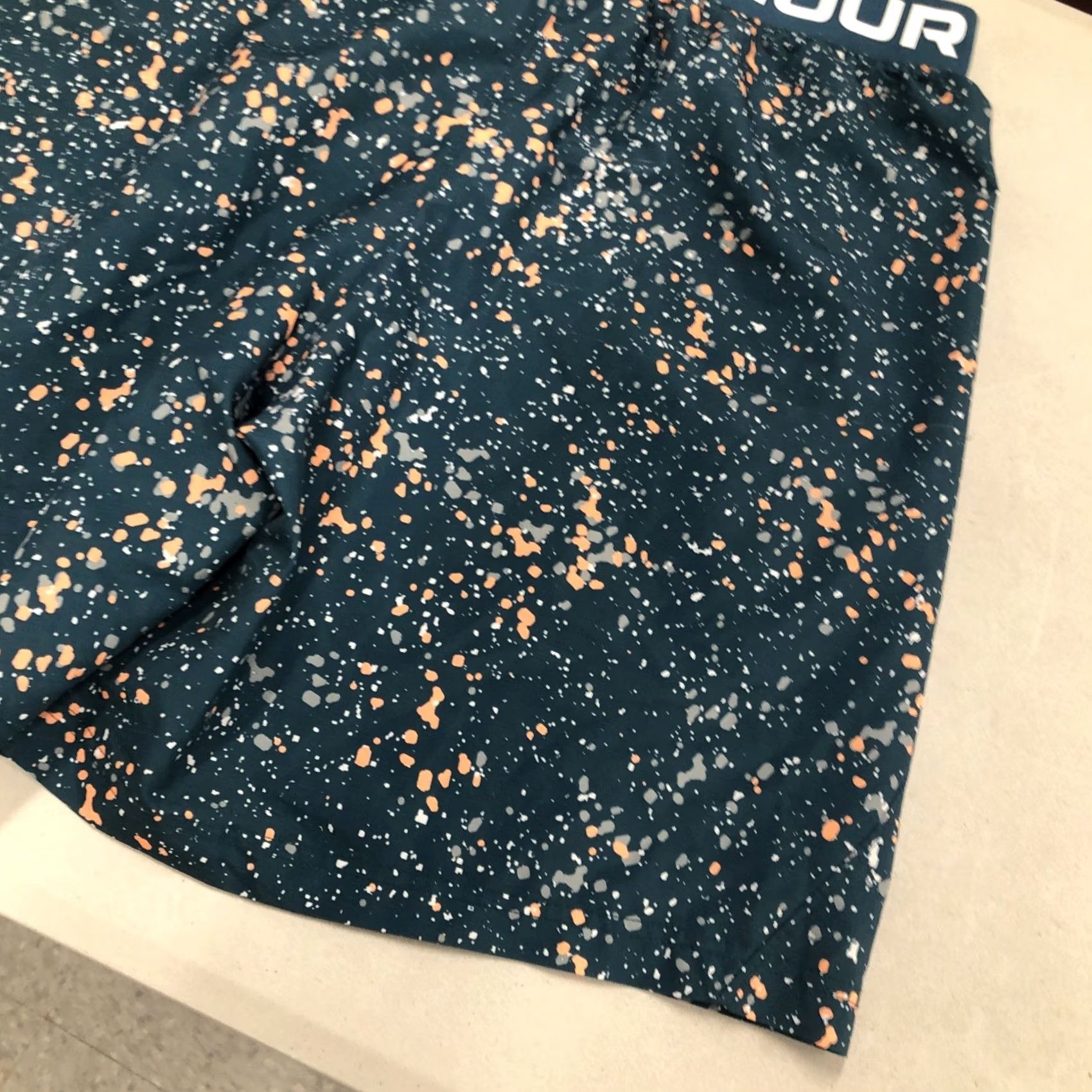 Under Armour VINTAGE Under Armour Shorts Men XL Blue 8 Inseam Lightweight Drawstring Athletic Sports 34in Waist 100% Polyester Size US 36 / EU 52 - 3 Thumbnail