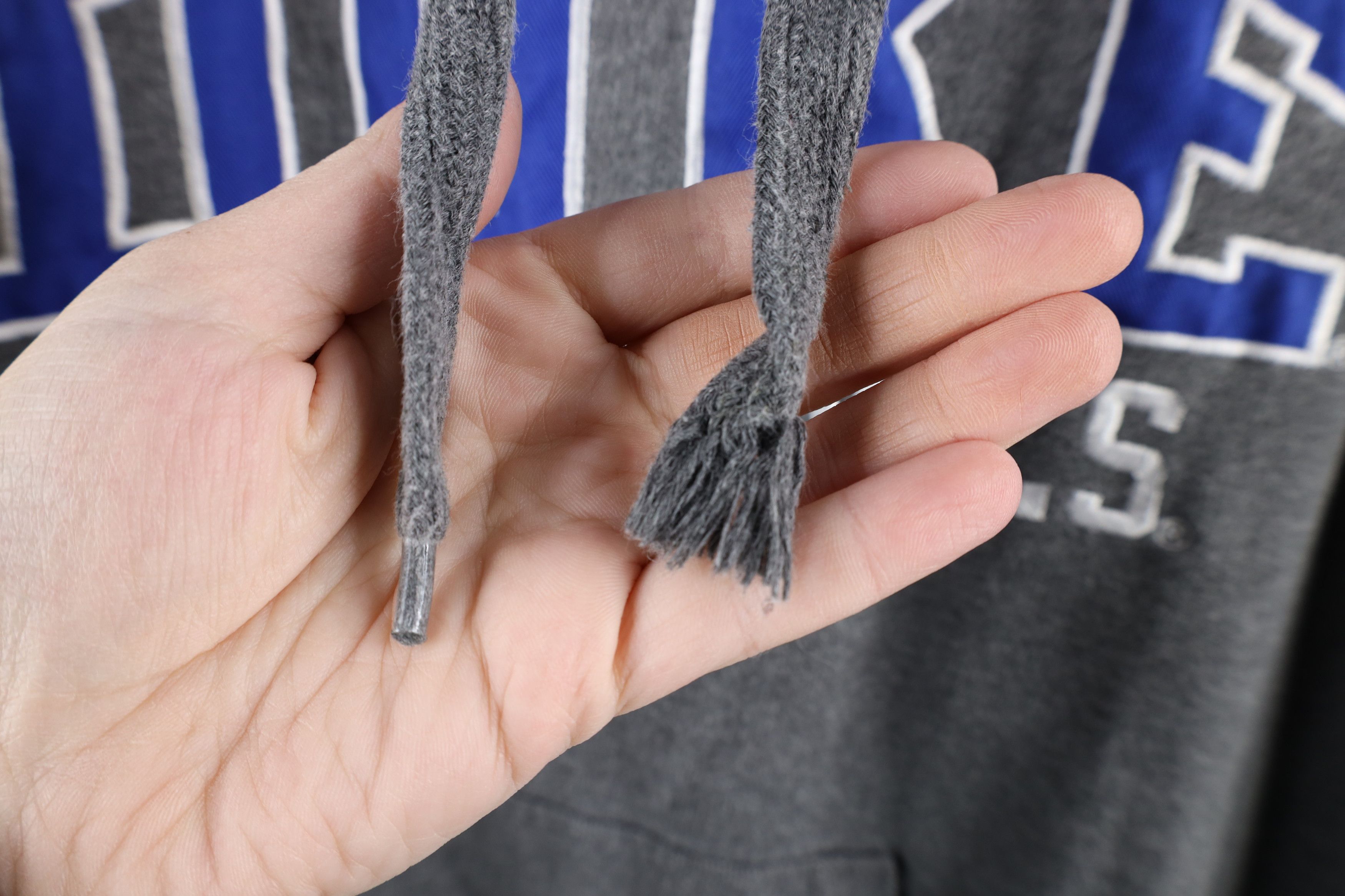 Vintage Vintage Spell Out Duke University Hoodie Sweatshirt Gray Size US L / EU 52-54 / 3 - 4 Thumbnail